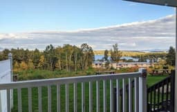Cute Lower Level Cedar Lodge Room with Balcony & Lake Views!