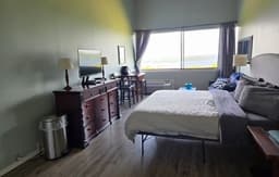 Concerts! Lake Winni Views! Kitchen! Pool! Hot Tub!