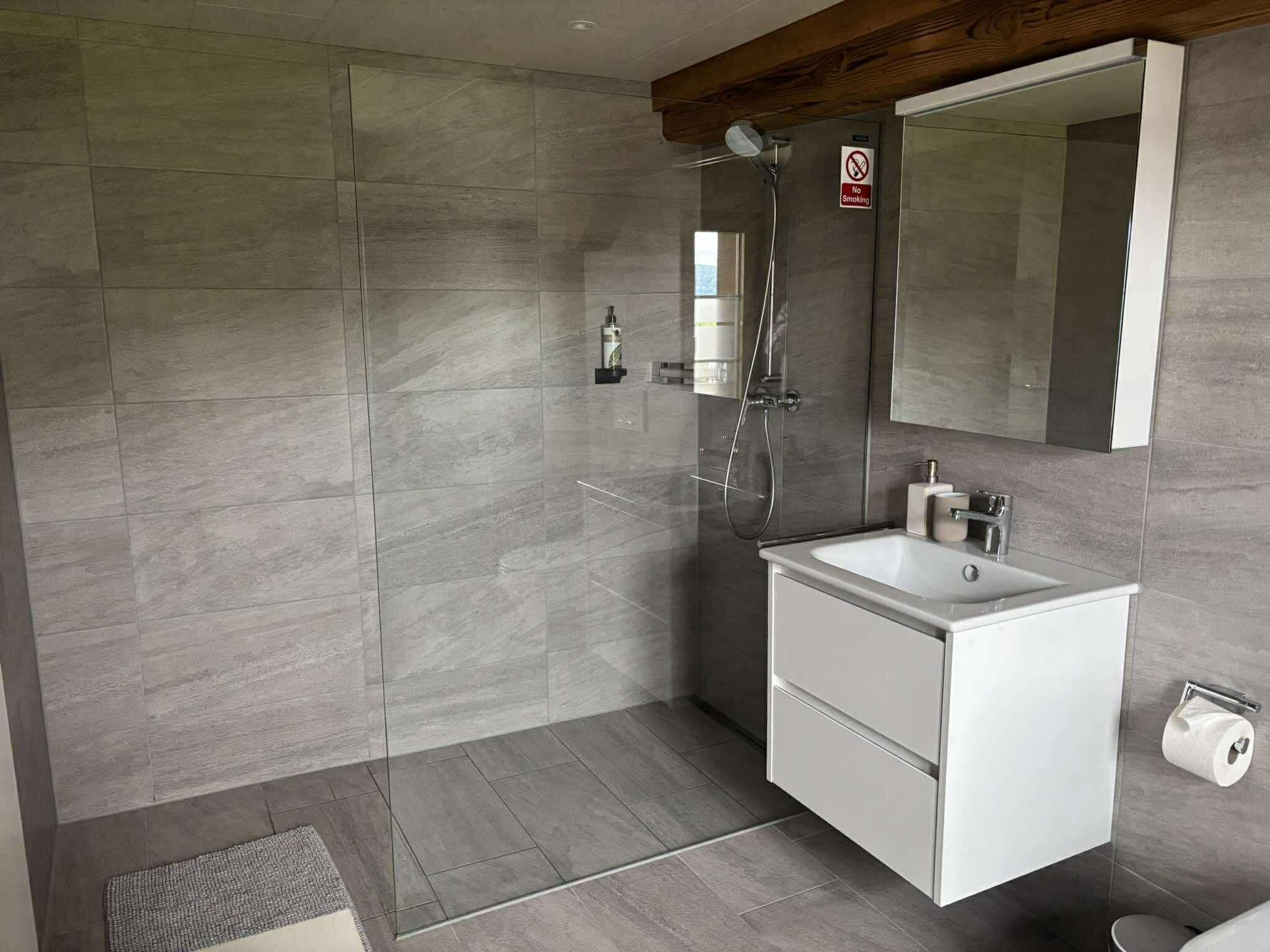 Main bathroom
