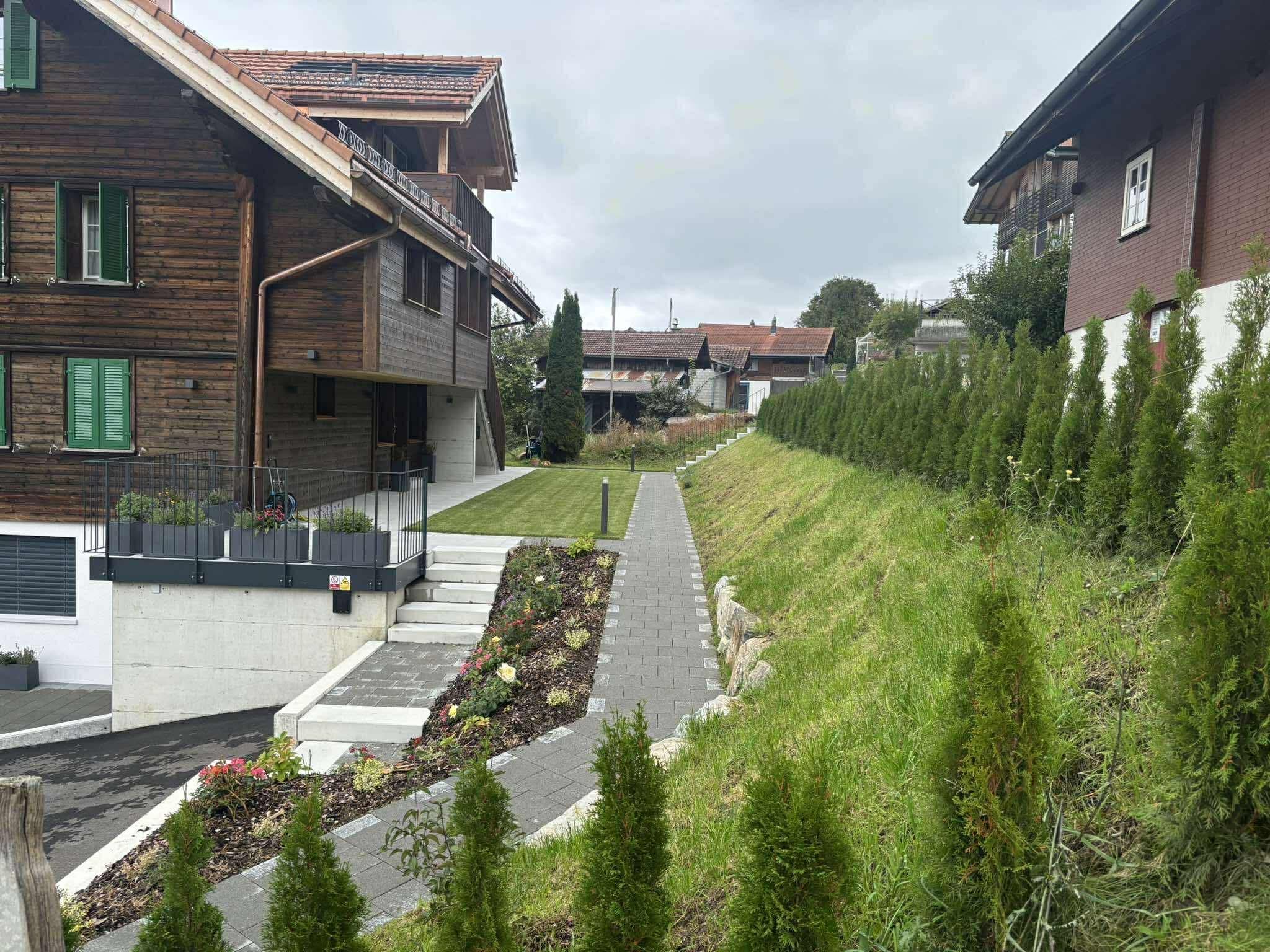Path to apartment from private parking.