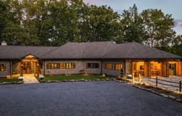 The Lodge at Lake Martin: Sleeps 35