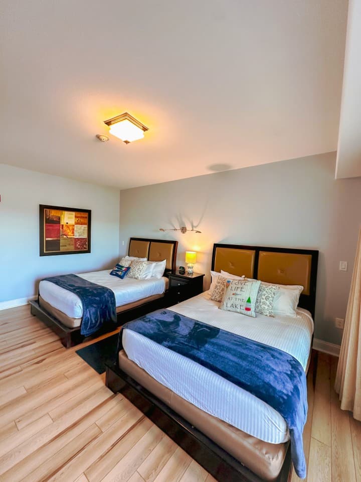 Four Seasons 2 Bed/1 Bath/Balcony-Sleeps 4PP