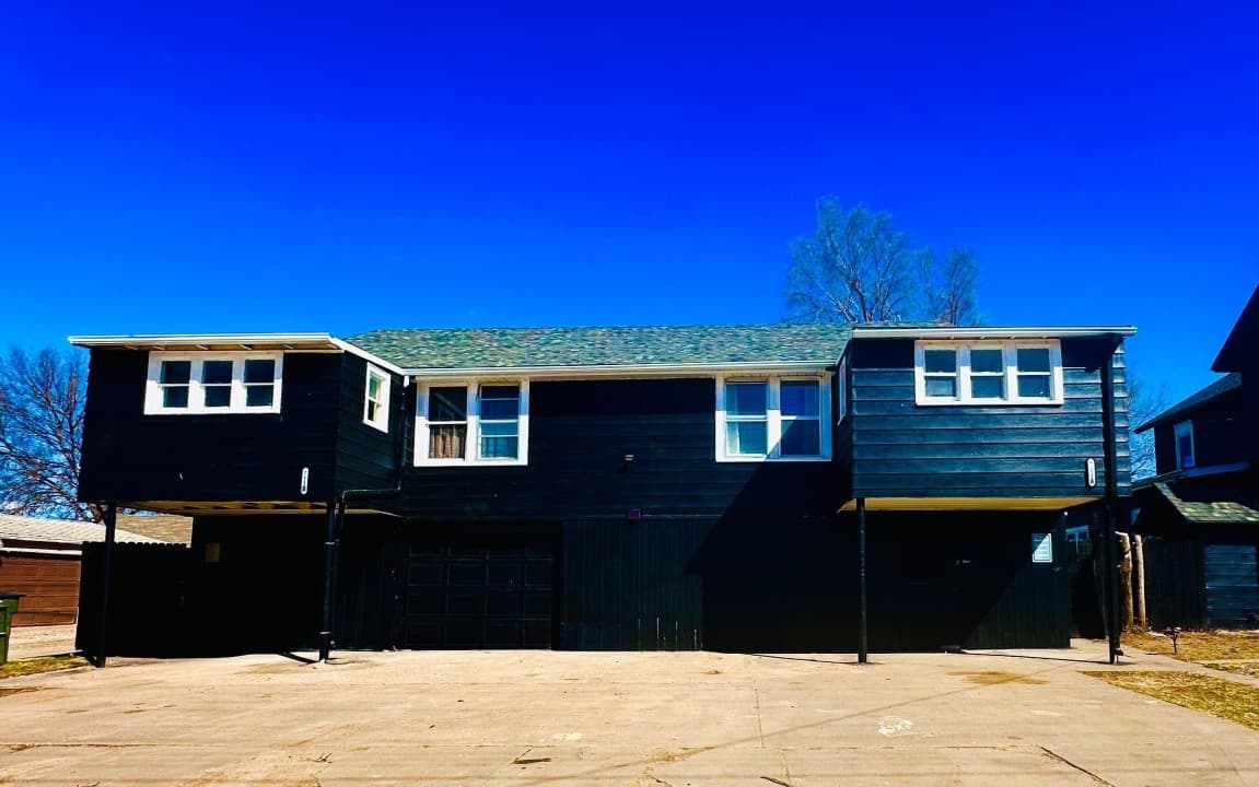 Buffalo & Bourbon-1 Bed/1 Bath Private Condo