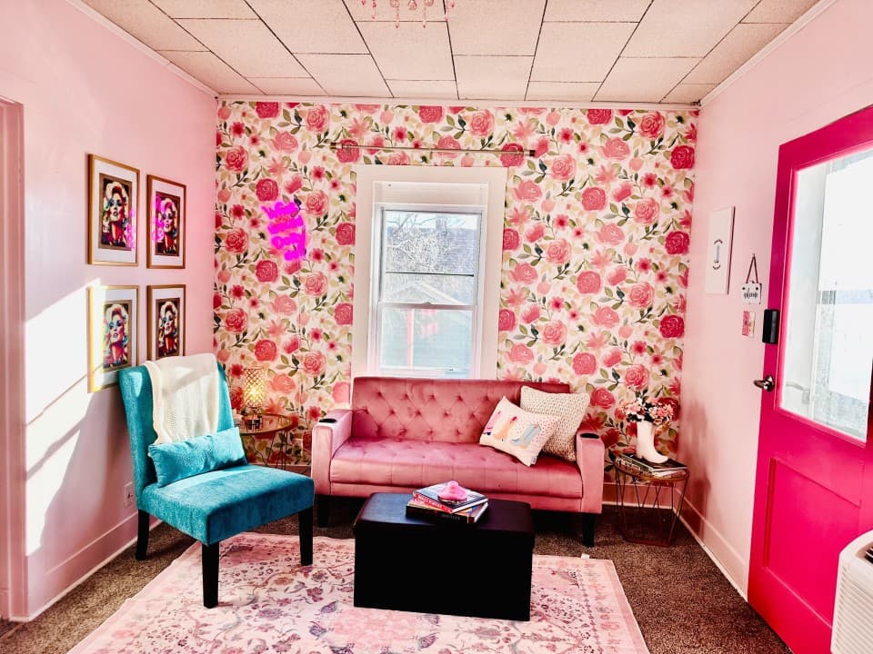 Barbie-1Bed/1Bath/Kitch/Deck/Grill-Sleeps Up to 4