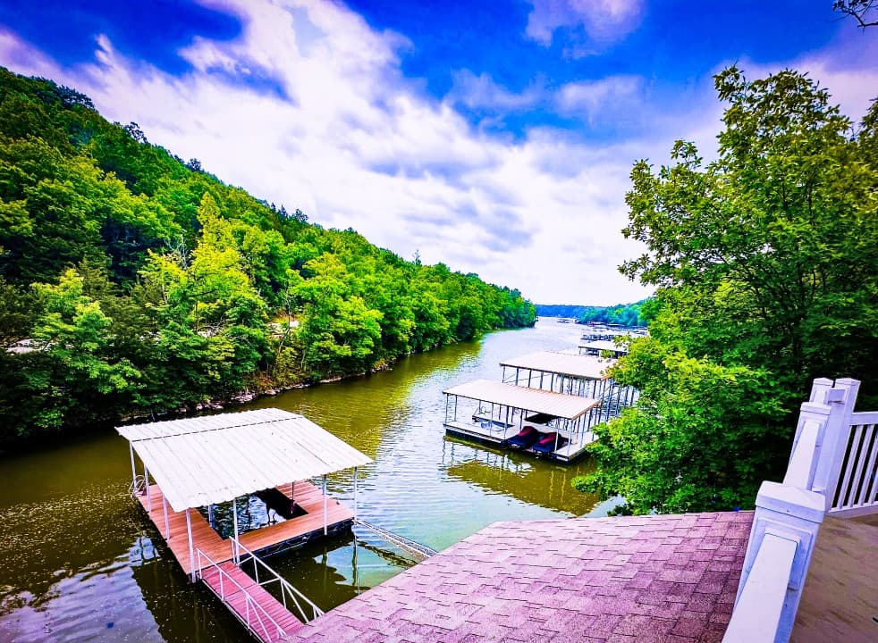 Lakefront Margaritaville 4 Bed/Dock/Firepit/3 Deck