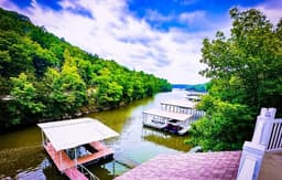 Lakefront Margaritaville 4 Bed/Dock/Firepit/3 Deck