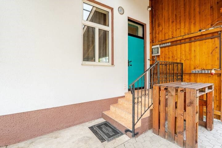 Entrance Kitchen