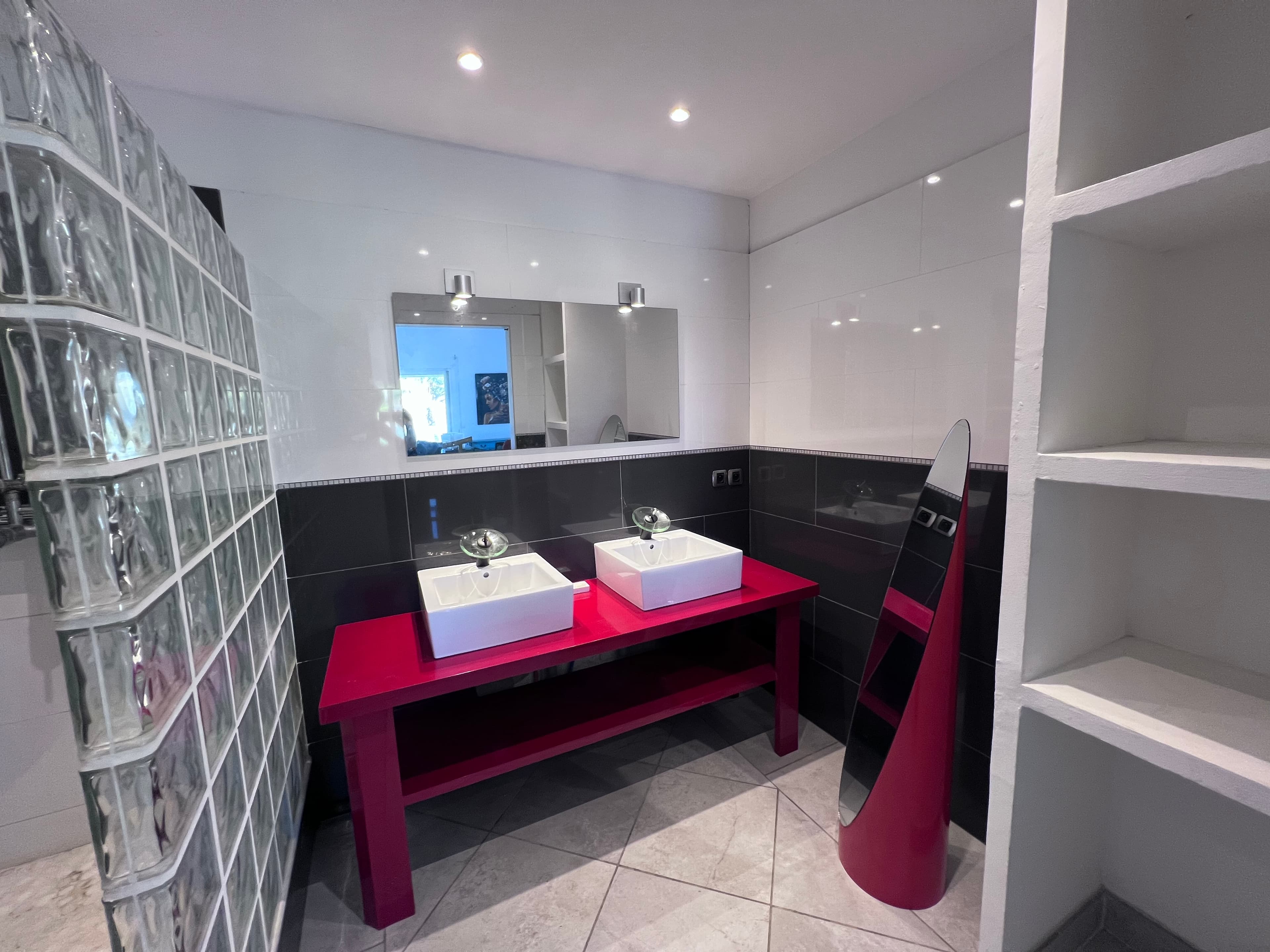 Salle de bain 1 vue 2 - VILLA CHILL & RELAX - Conciergerie SHIVAKEYS - SAINT MARTIN