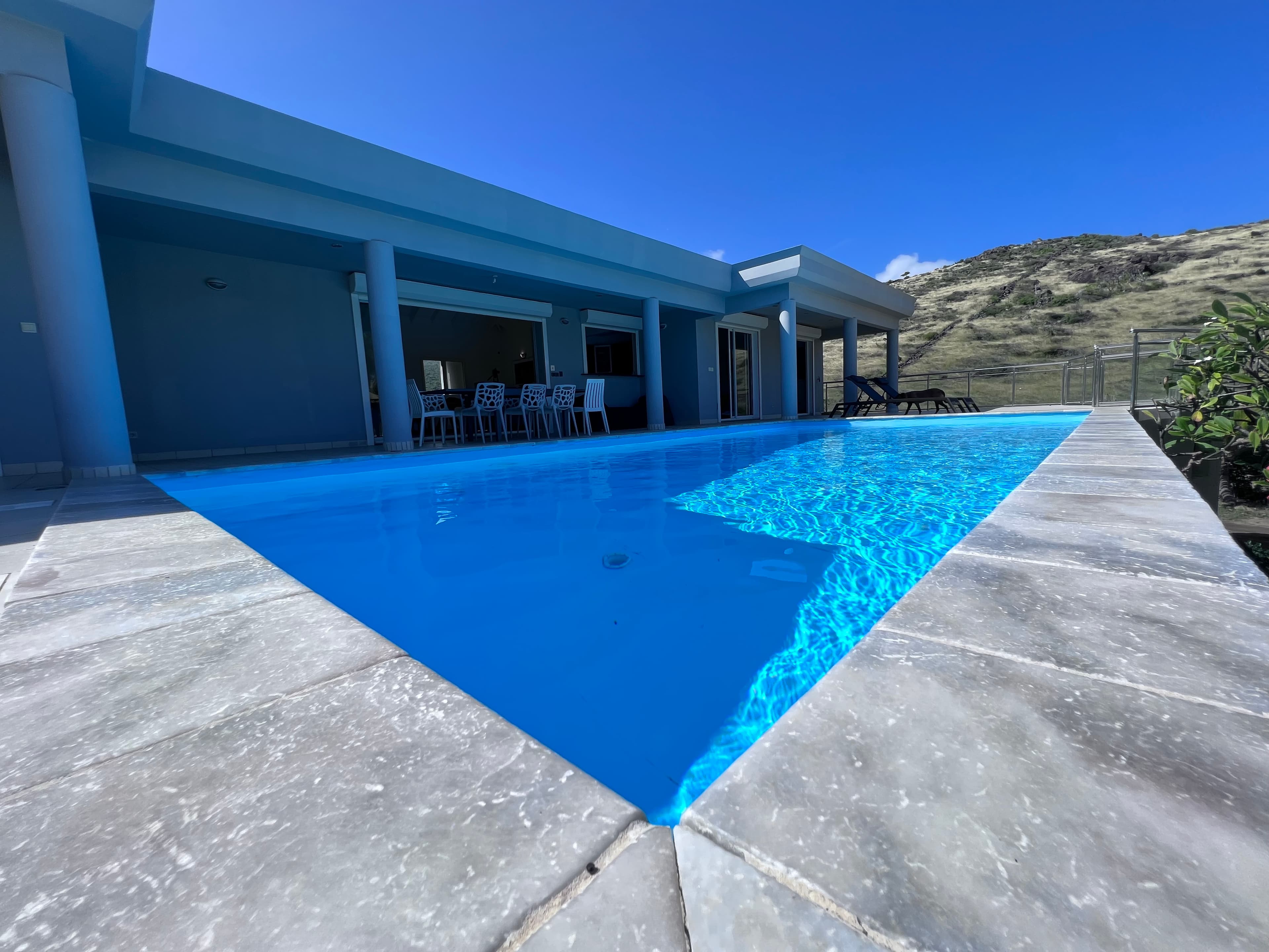 Piscine vue 2 - VILLA CHILL & RELAX - Conciergerie SHIVAKEYS - SAINT MARTIN