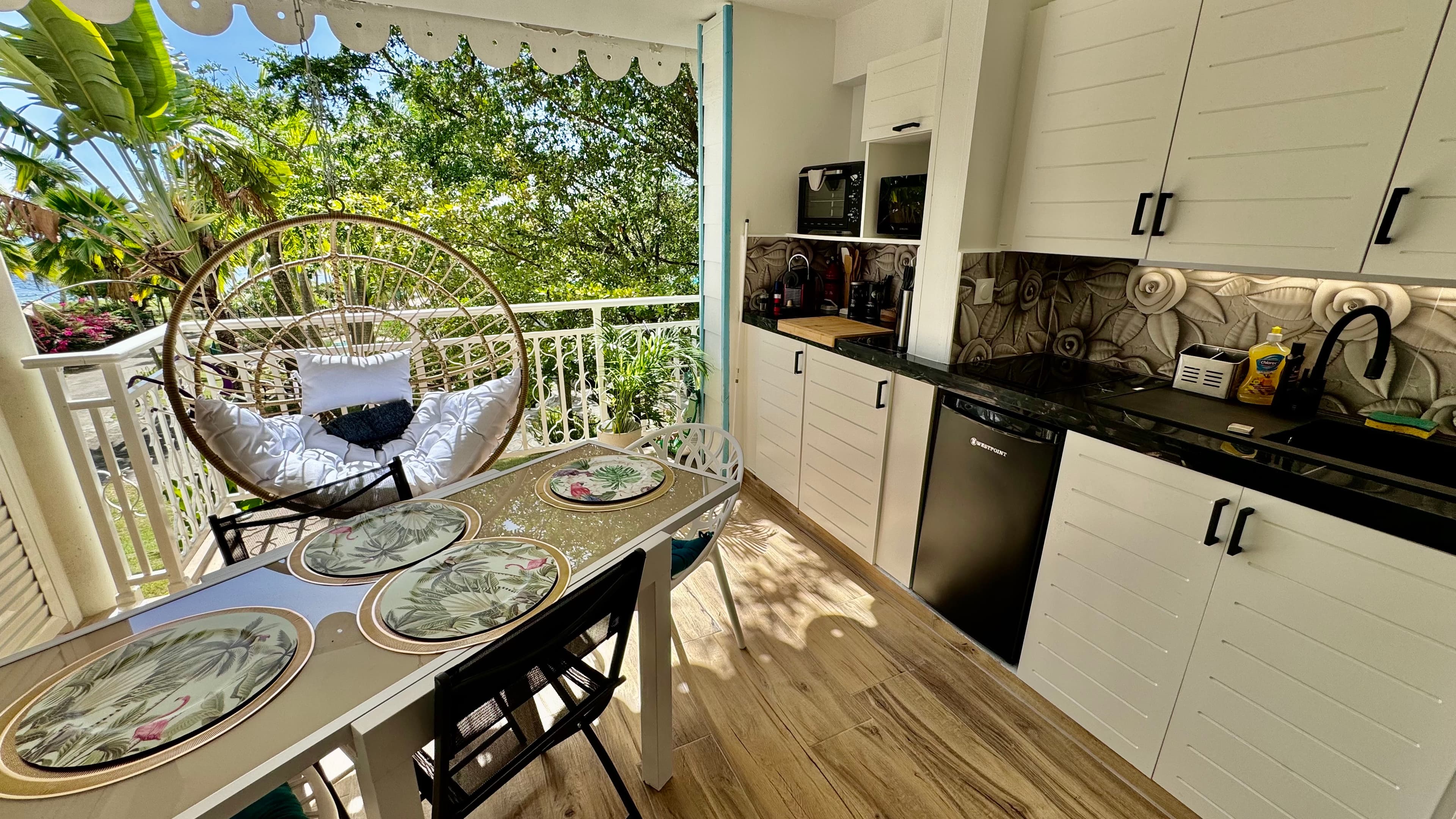 Terrasse - Studio TI KAZ BONNEUW - Village Vacances Sainte Anne GUADELOUPE - Conciergerie SHIVAKEYS