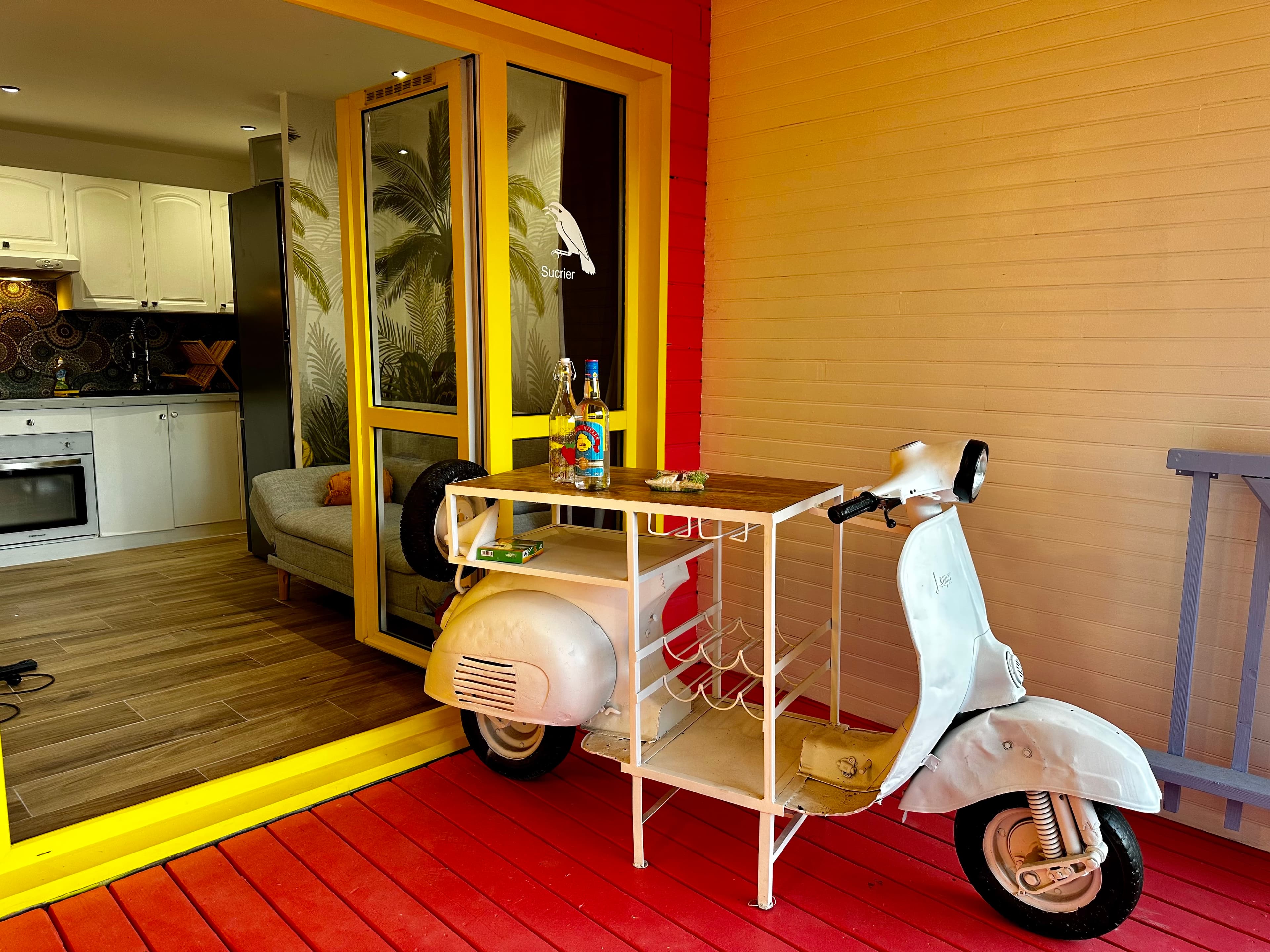 Scooter Bar - Terrasse Ti Kaz Coco Jungle - Petite Anse - Moutchy - Bouillante - Basse Terre - Guade