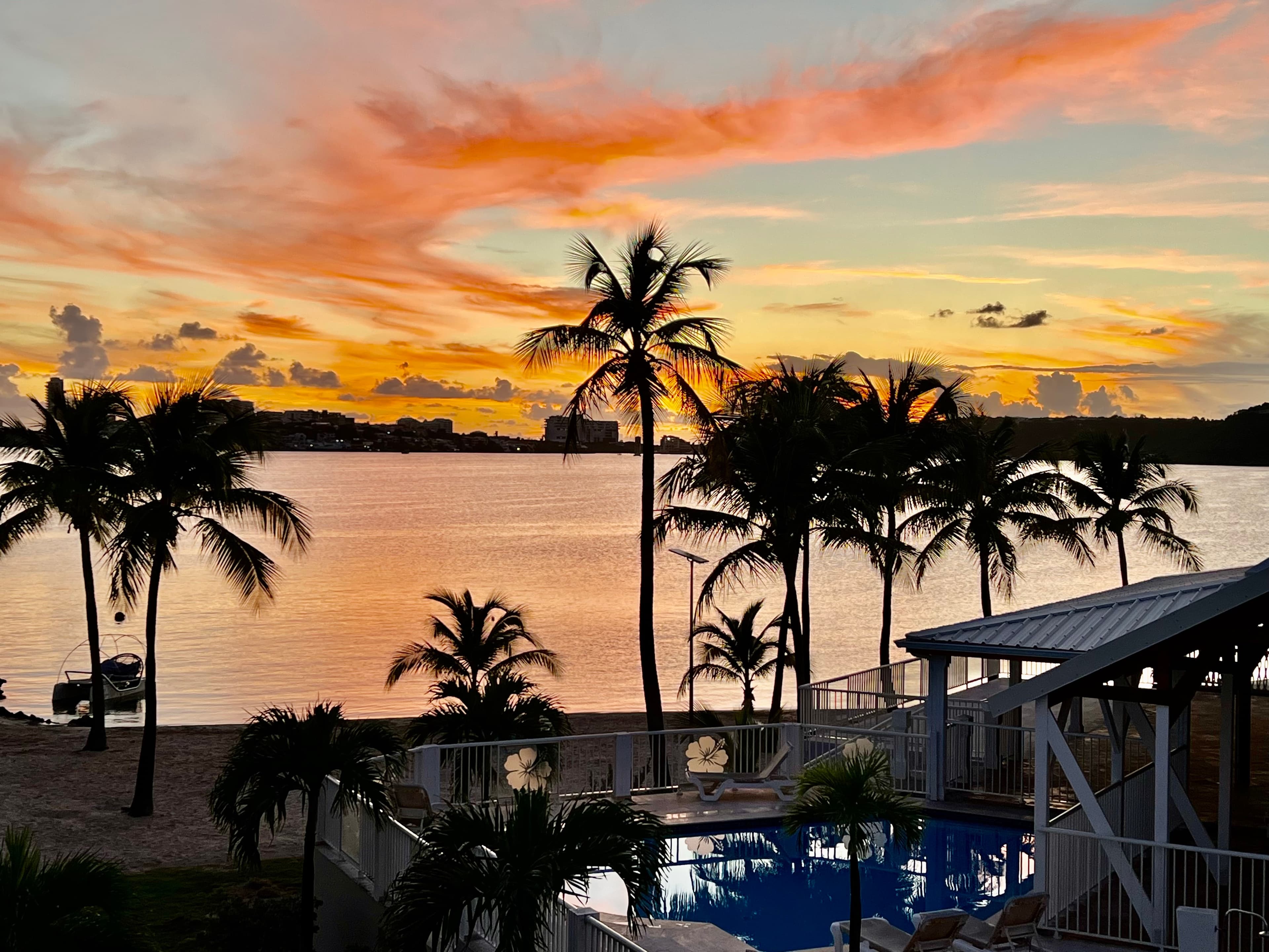 Sunset de la terrasse - Duplex la jungle Bleue - Résidence Anse Margot - SAINT MARTIN