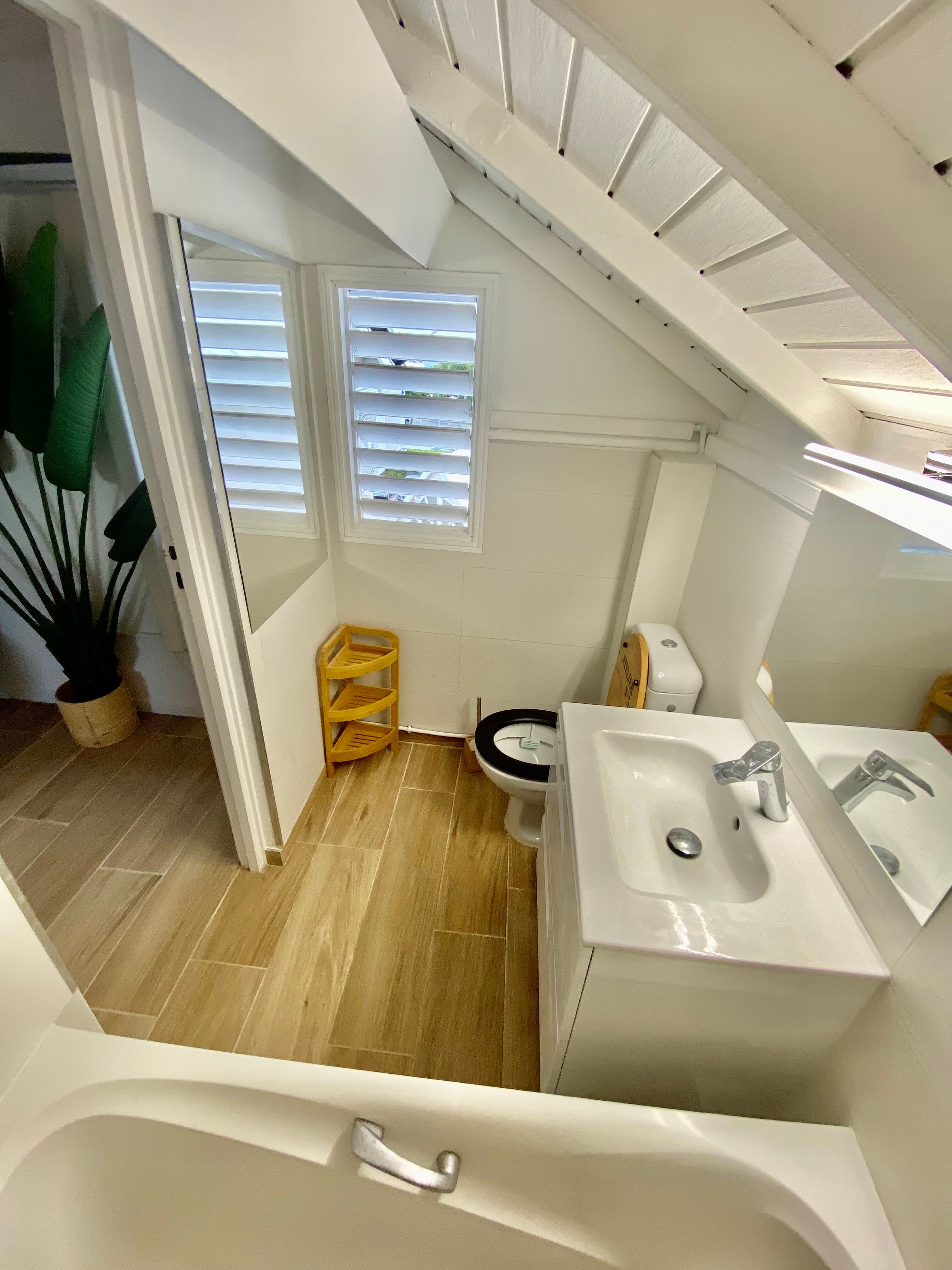 2° salle de bain avec baignoire-Duplex LA JUNGLE BLEUE - Résidence Anse MARGOT - SAINT MARTIN