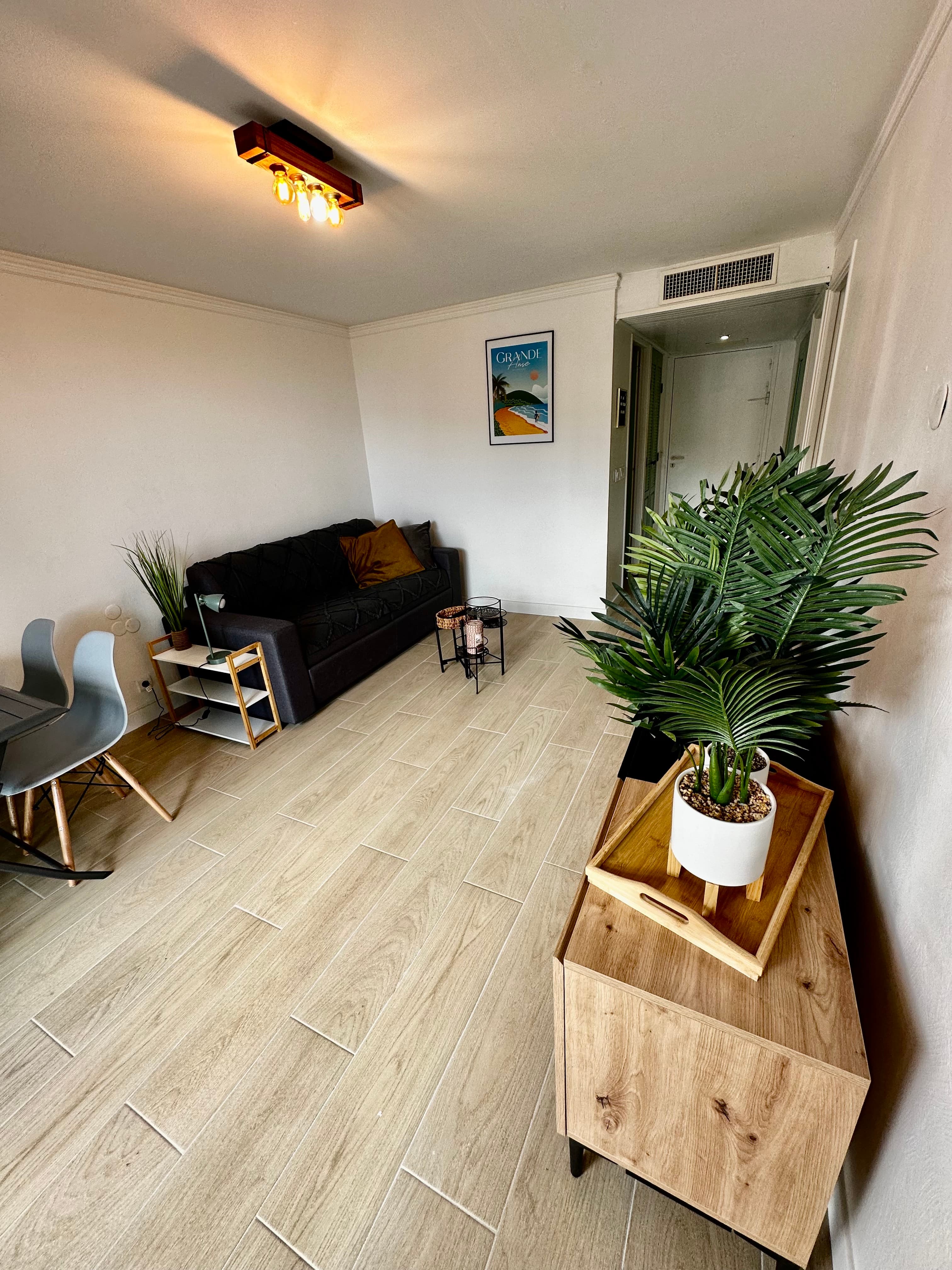 Salon Ti kaz Coco Passion - PIERRE & VACANCES Sainte Anne Guadeloupe - Conciergerie SHIVAKEYS