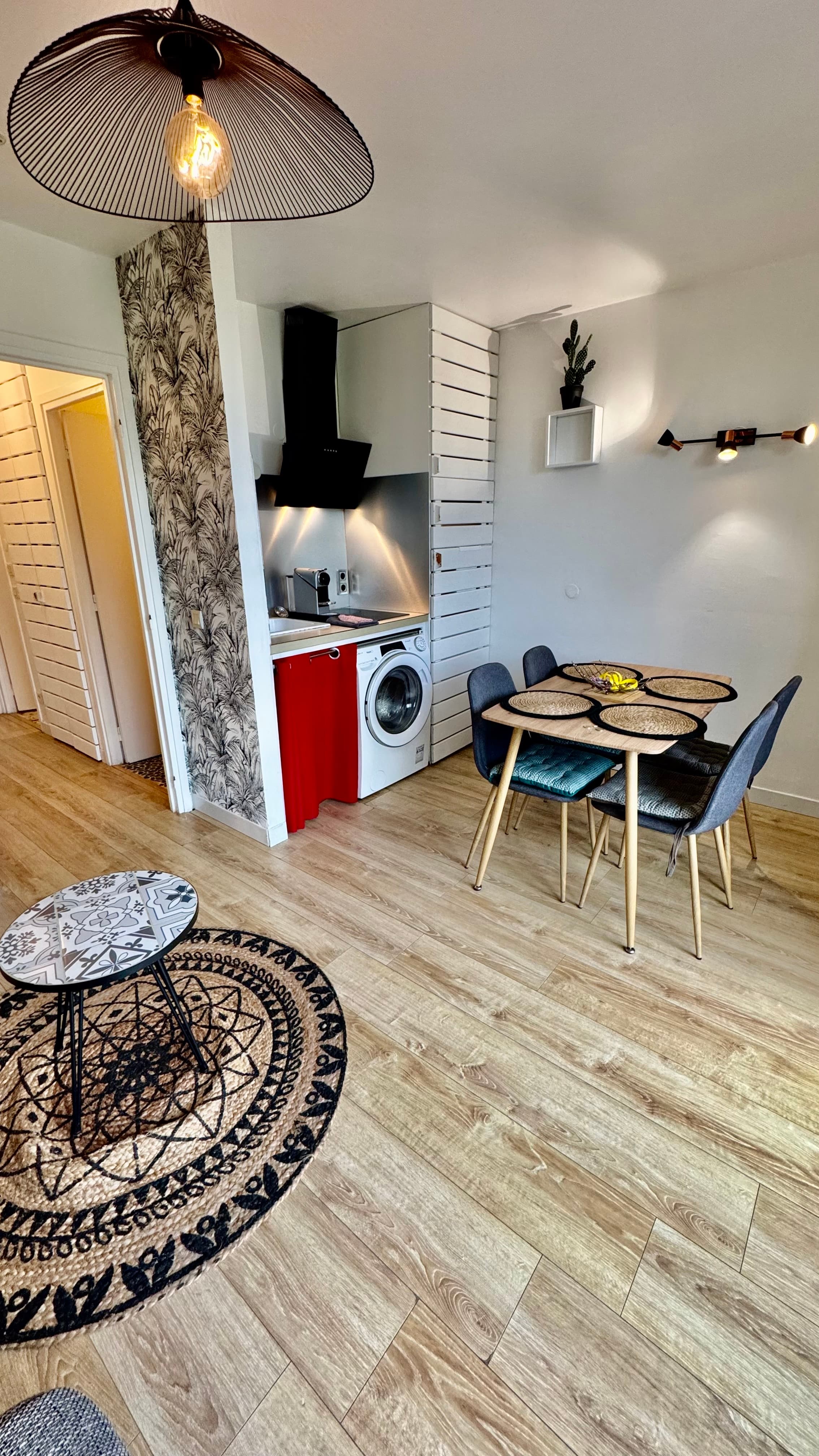 Salon et cuisine et couloir Appartement BIKINI ET MARTINI Résidence MANGANAO