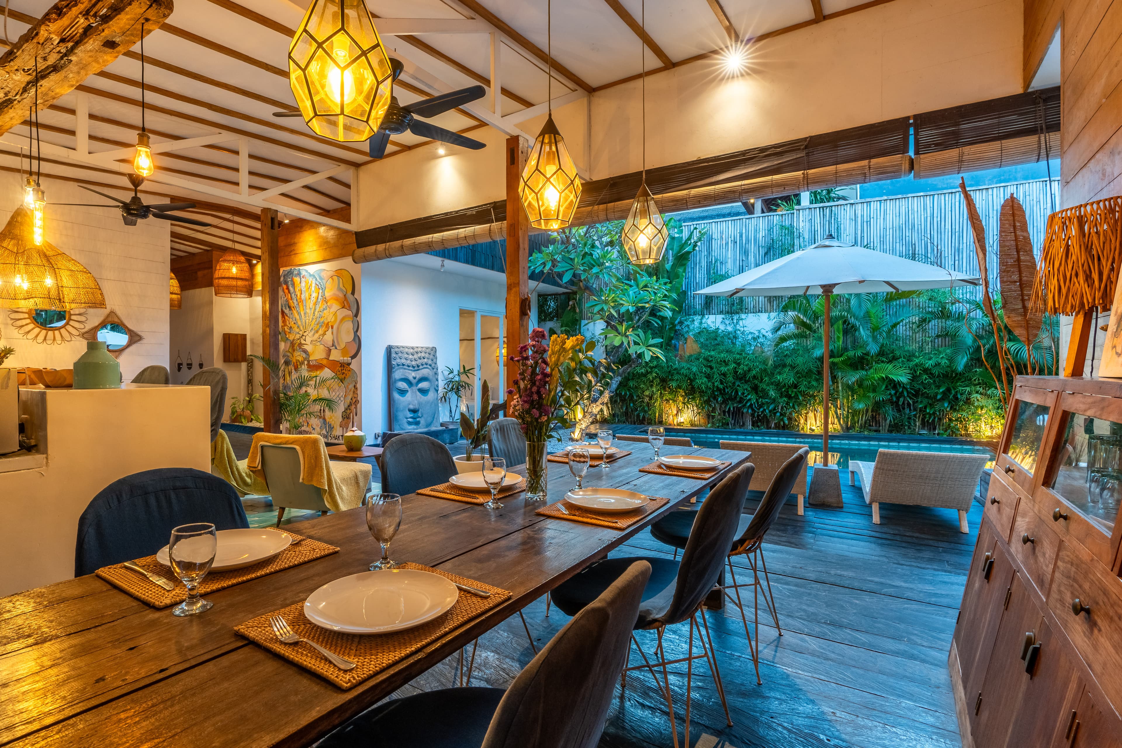 Salon table à manger by night - Villa SHAKTI Canggu - BALI