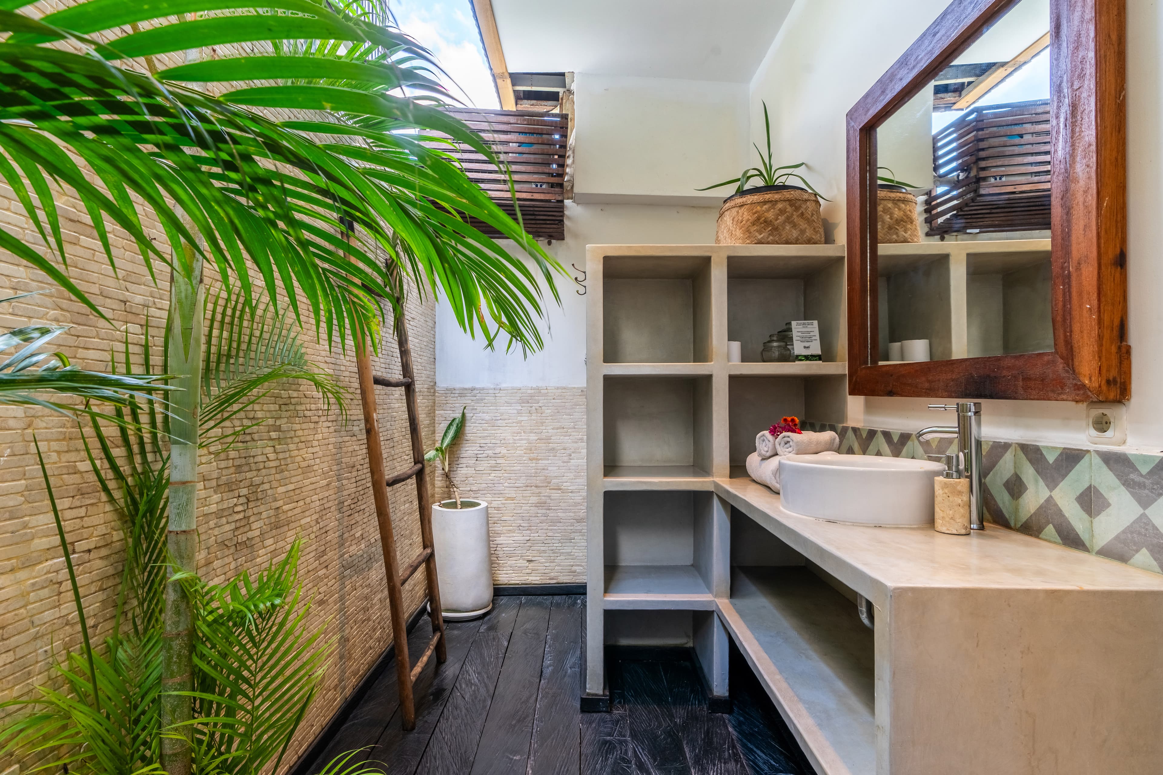 Chambre 1 Salle de bain vue 1 - Villa SHAKTI Canggu - BALI