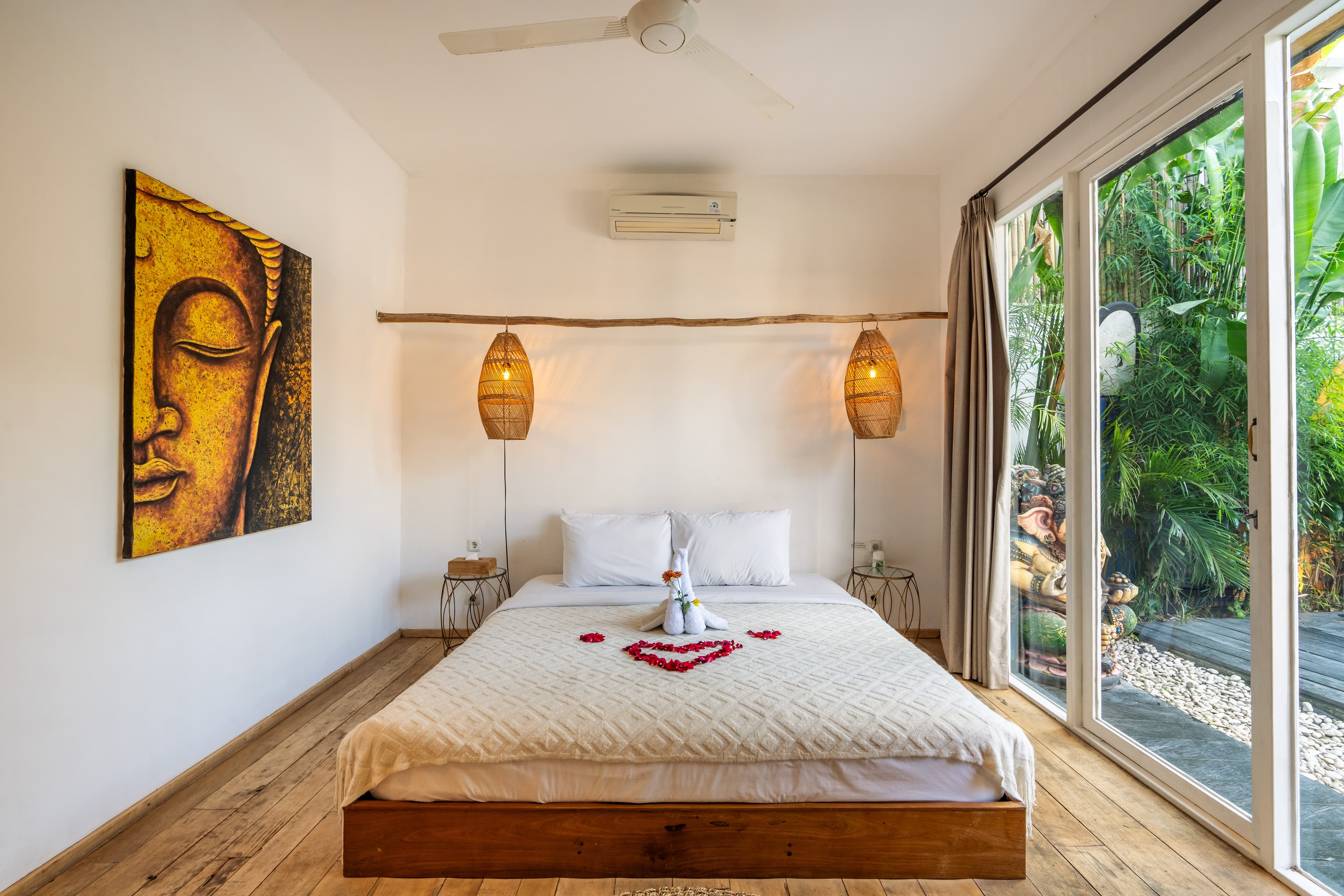 Chambre 2 vue 1- Villa SHAKTI Canggu - BALI