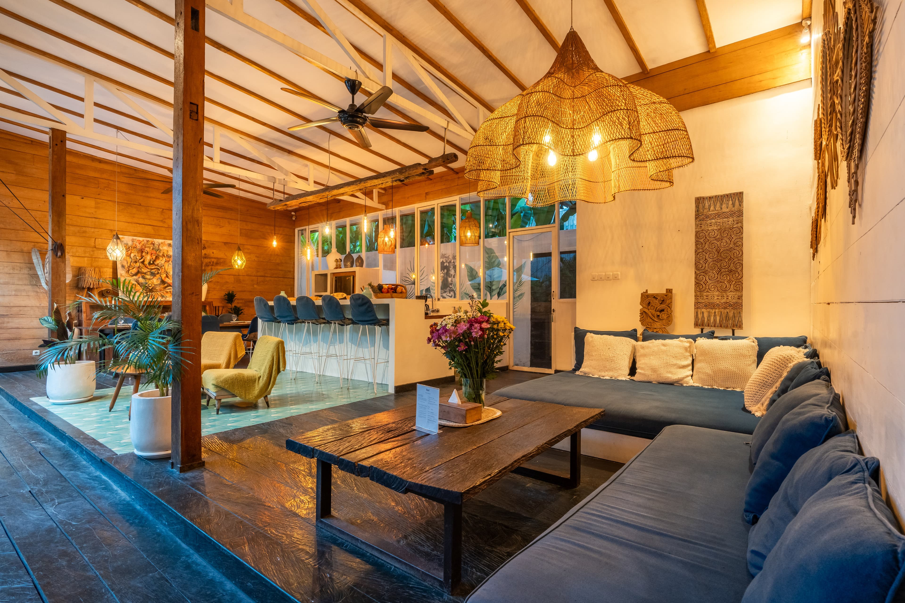 Salon sofa chill bu night vue 2- Villa SHAKTI Canggu - BALI
