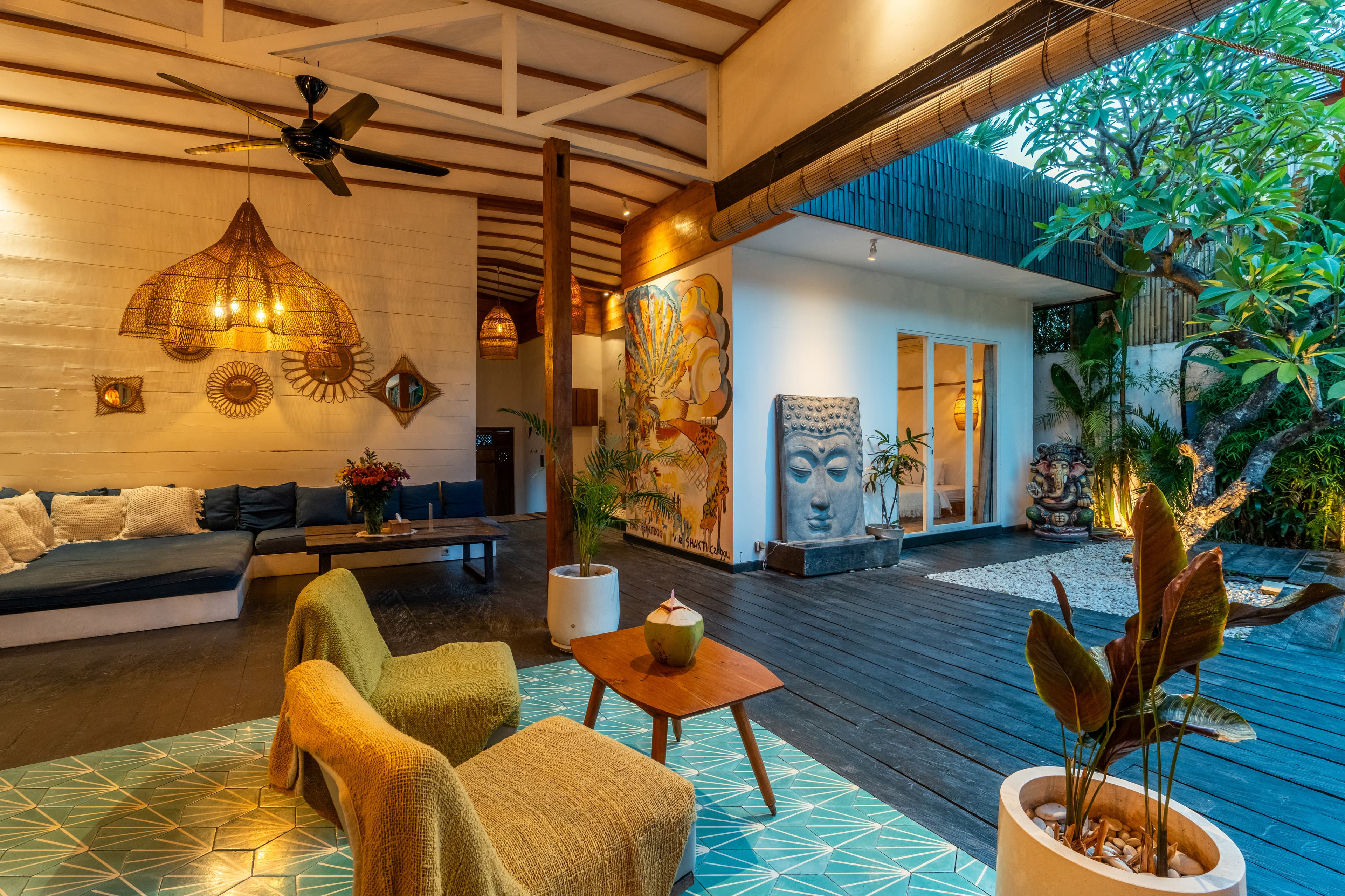 Salon table à manger vue 4 by night - Villa SHAKTI Canggu - BALI