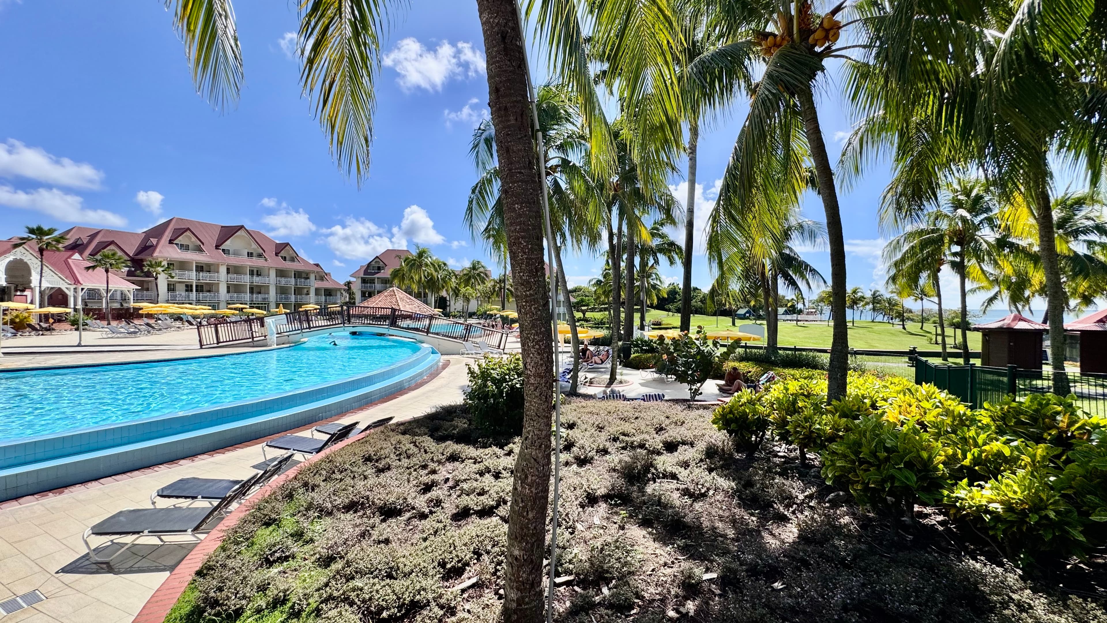 Piscine vue 2 - TI KAZ SOLEY - PIERRE ET VACANCES MARTINIQUE - Conciergerie SHIVAKEYS