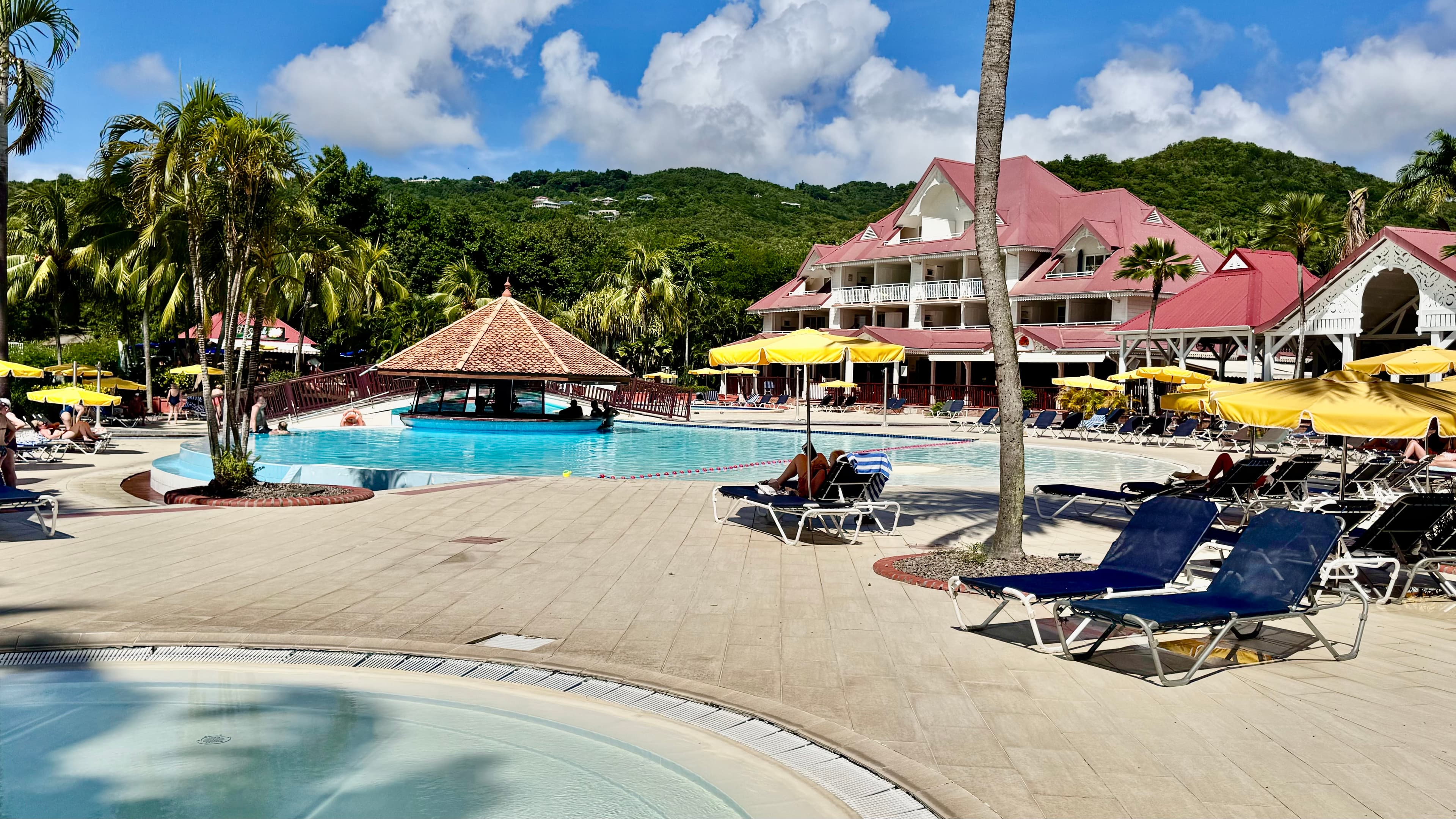 Piscine vue 8 - TI KAZ SOLEY - PIERRE ET VACANCES MARTINIQUE - Conciergerie SHIVAKEYS