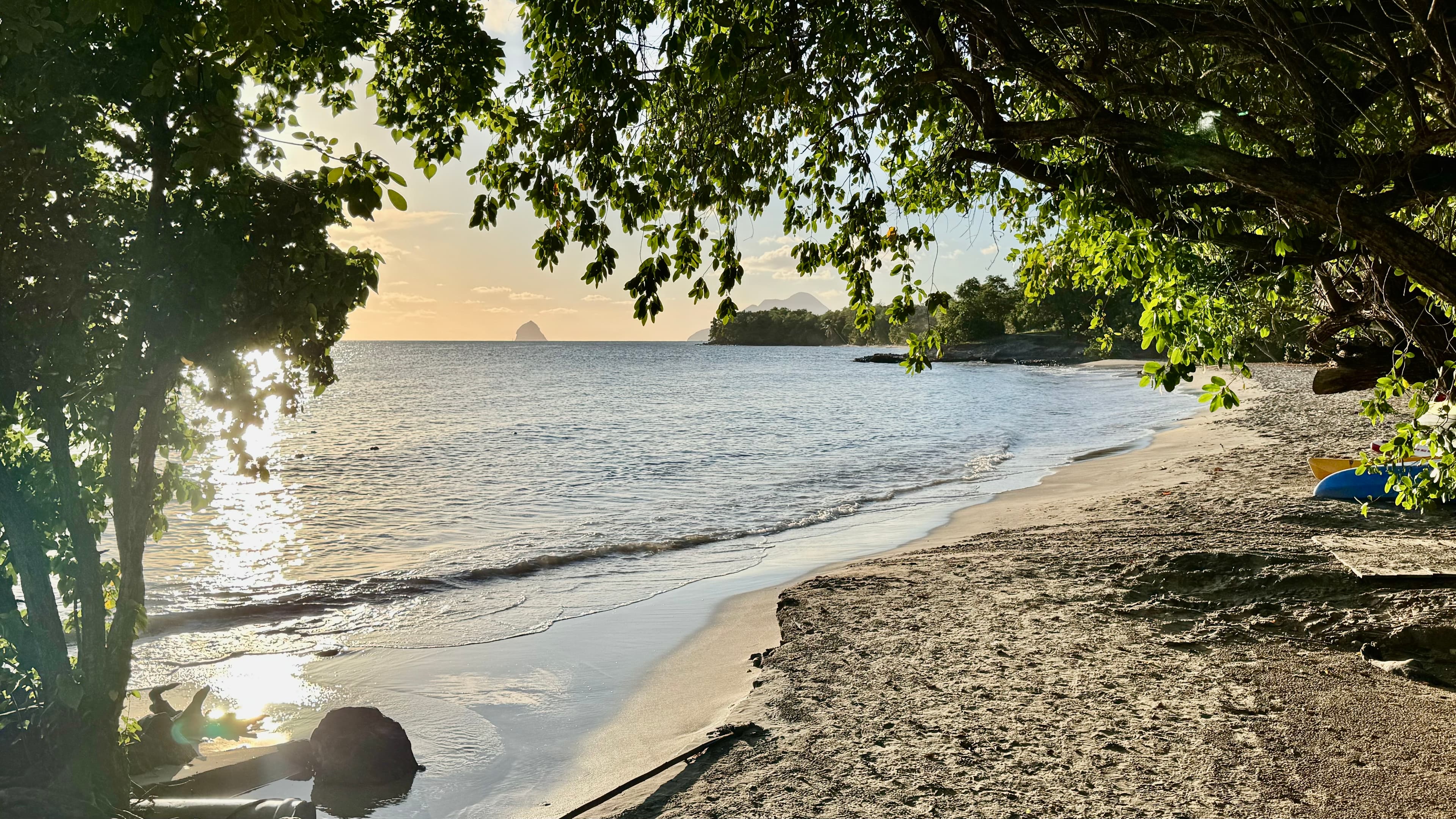 Plage vue sur le diamant- TI KAZ SOLEY - PIERRE ET VACANCES MARTINIQUE - Conciergerie SHIVAKEYS