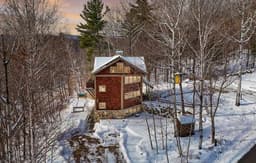 Black Mountain Treehouse | Views, Walk to Lifts