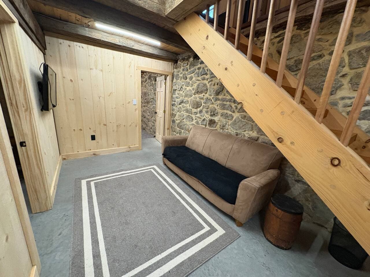 Outside Bedrooms 2,3 and 4 lounge area.