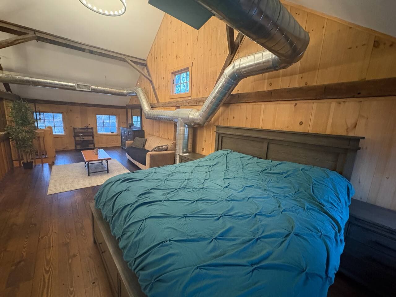 King bed overlooking the entire barn.   I view you will never forget.