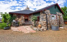 Granite Dells  1-BR House | Timeless Décor •Trails