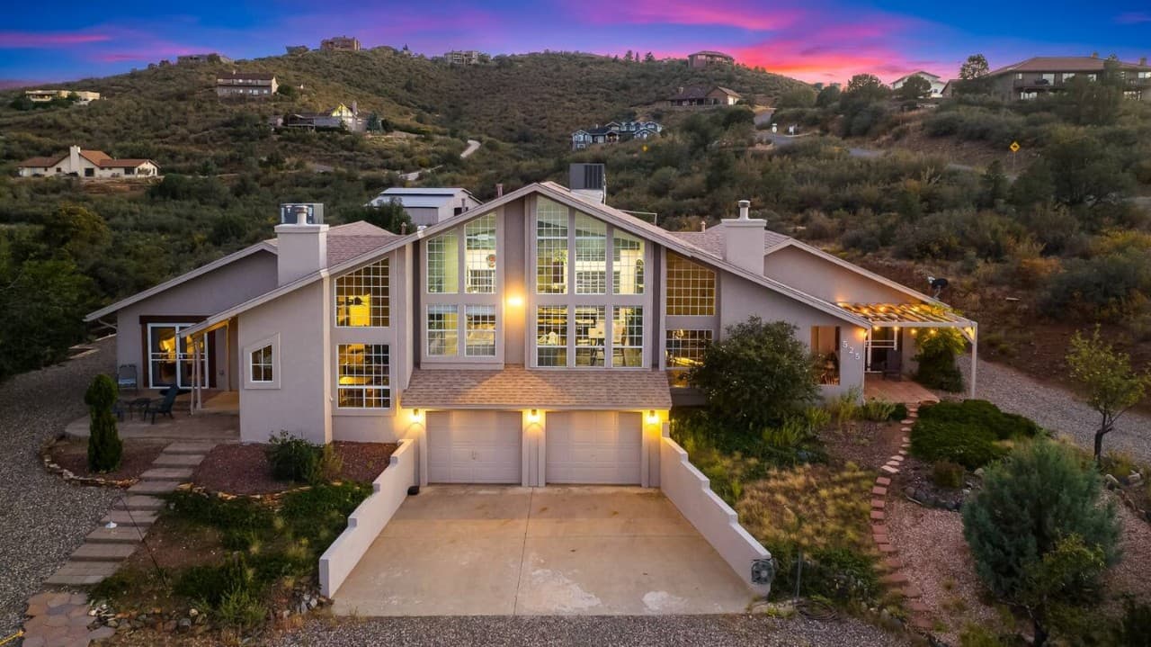 Lynx Lake Lux 6-BR House|Sleeps 22•Hot Tub•Game Rm