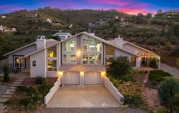 Lynx Lake Lux 6-BR House|Sleeps 22•Hot Tub•Game Rm