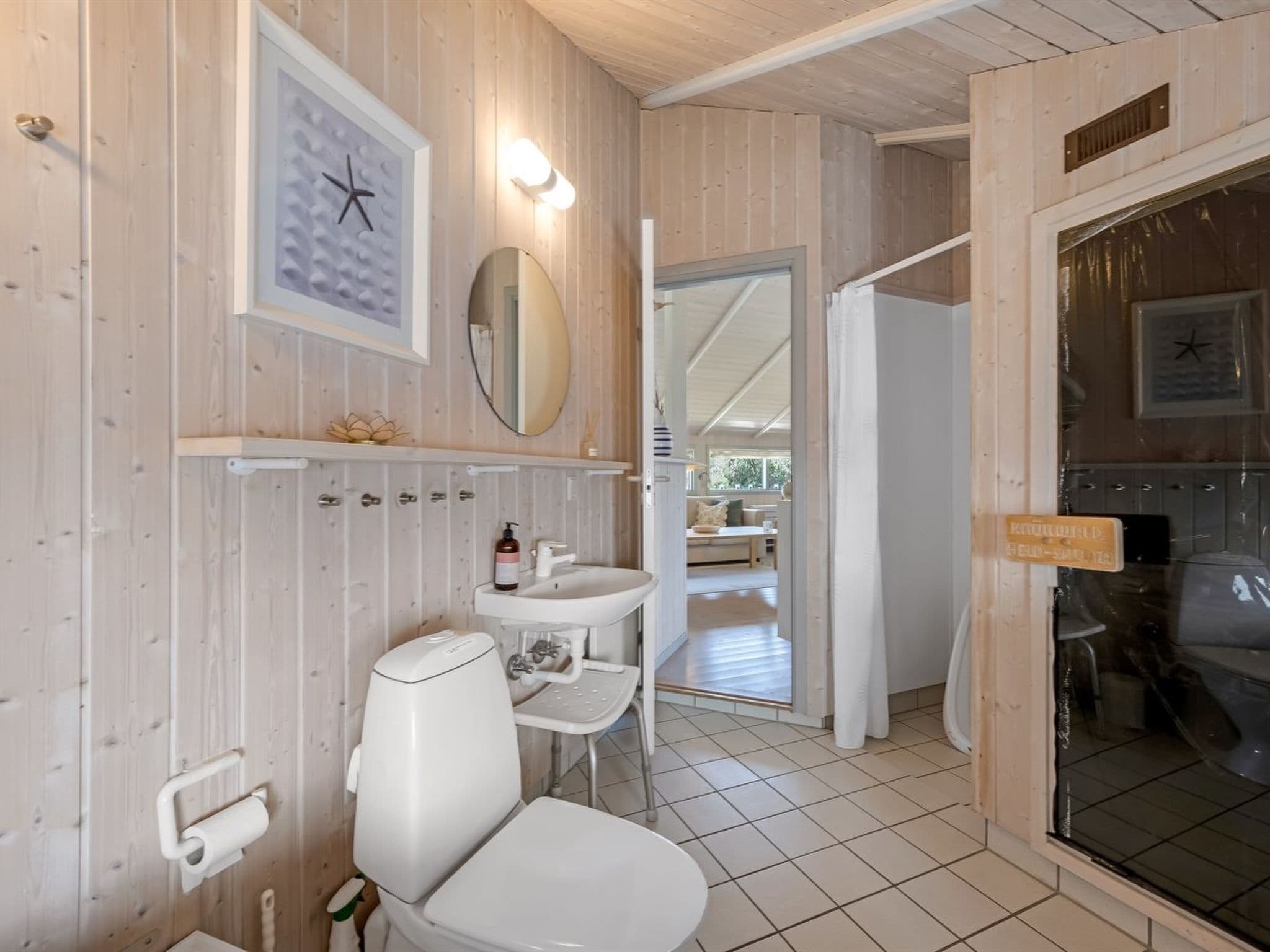 Bathroom / Wellness
