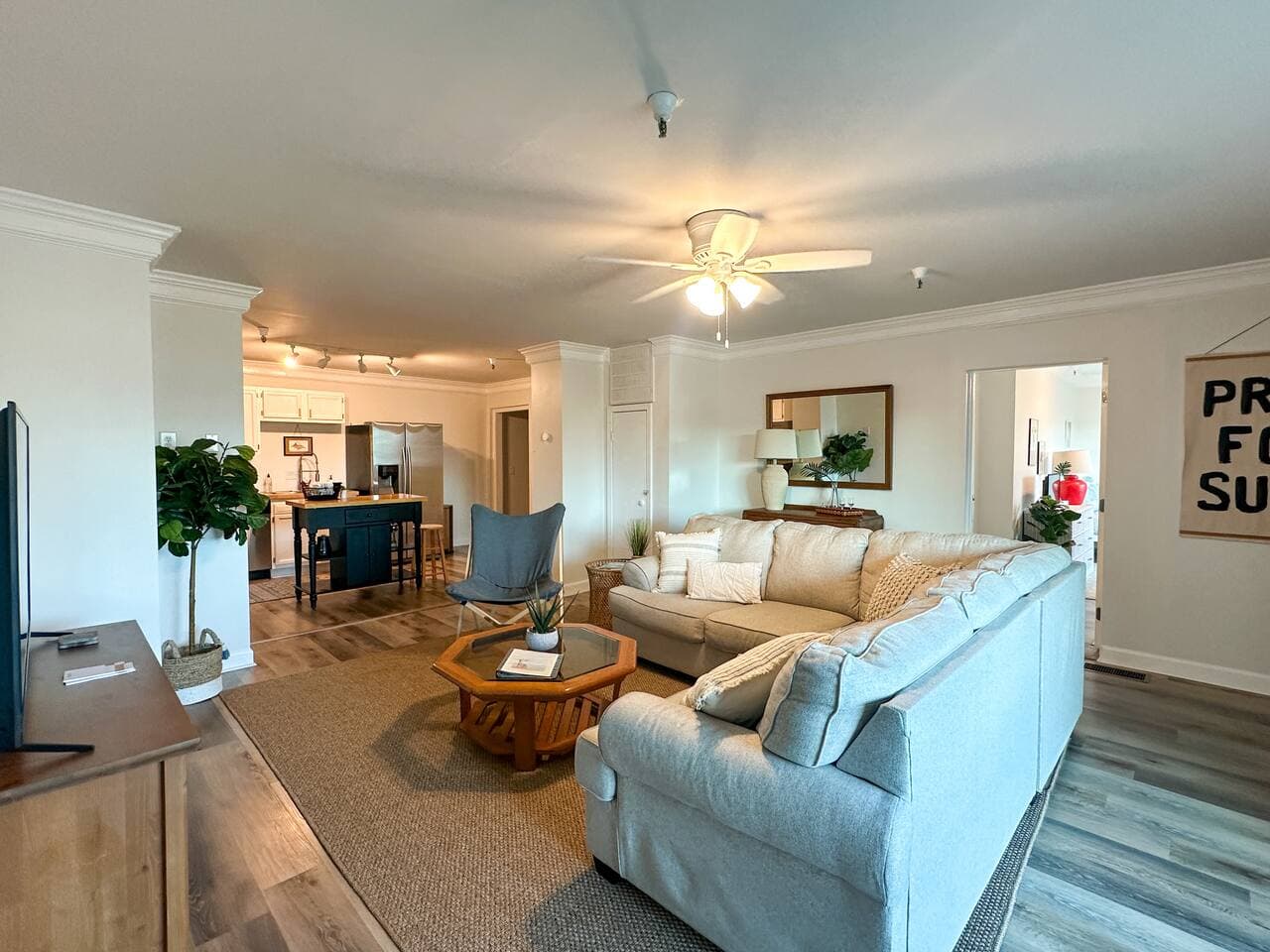 Surf retreat 1 block from the beach near Boardwalk