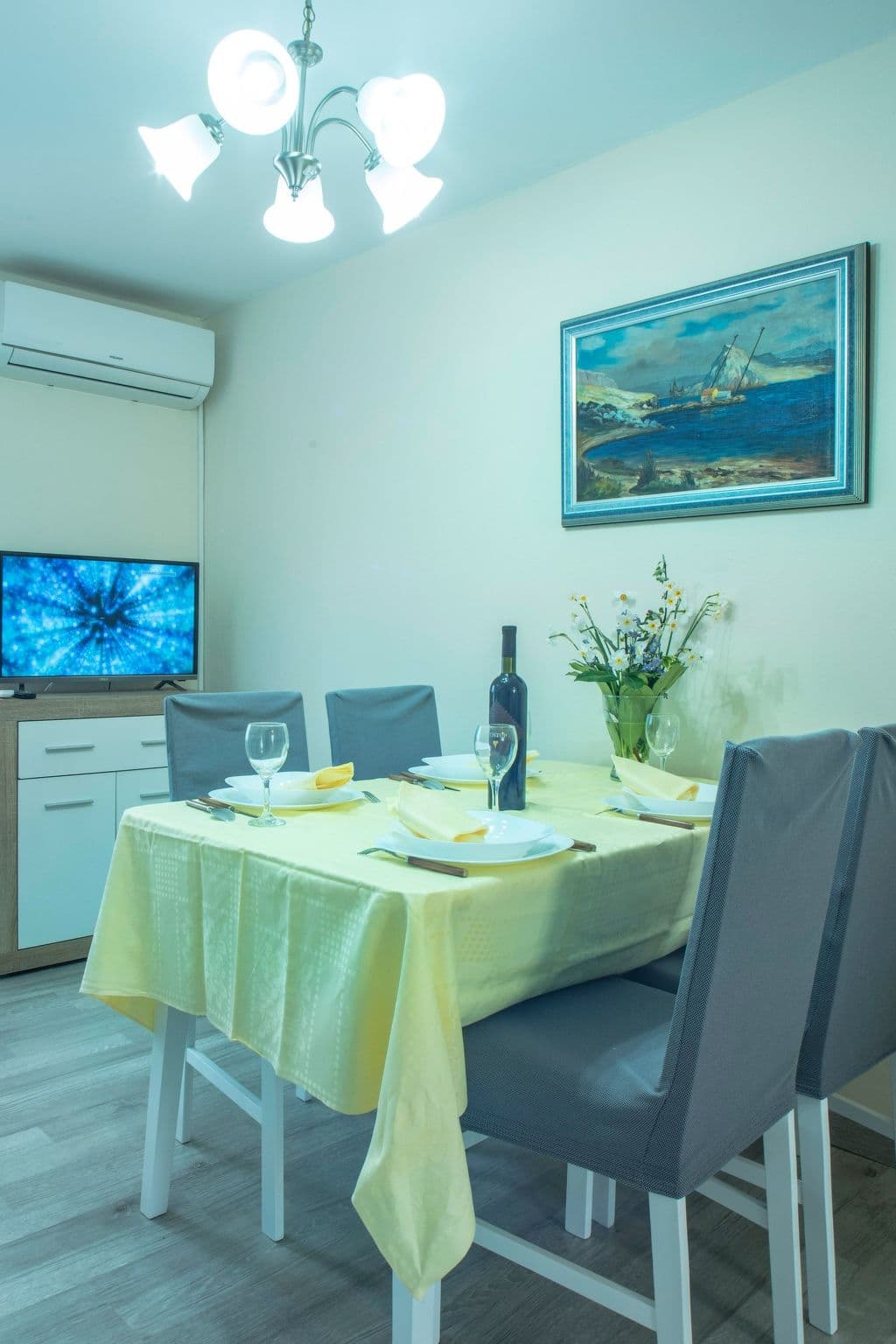 Kitchen / Dining Room
