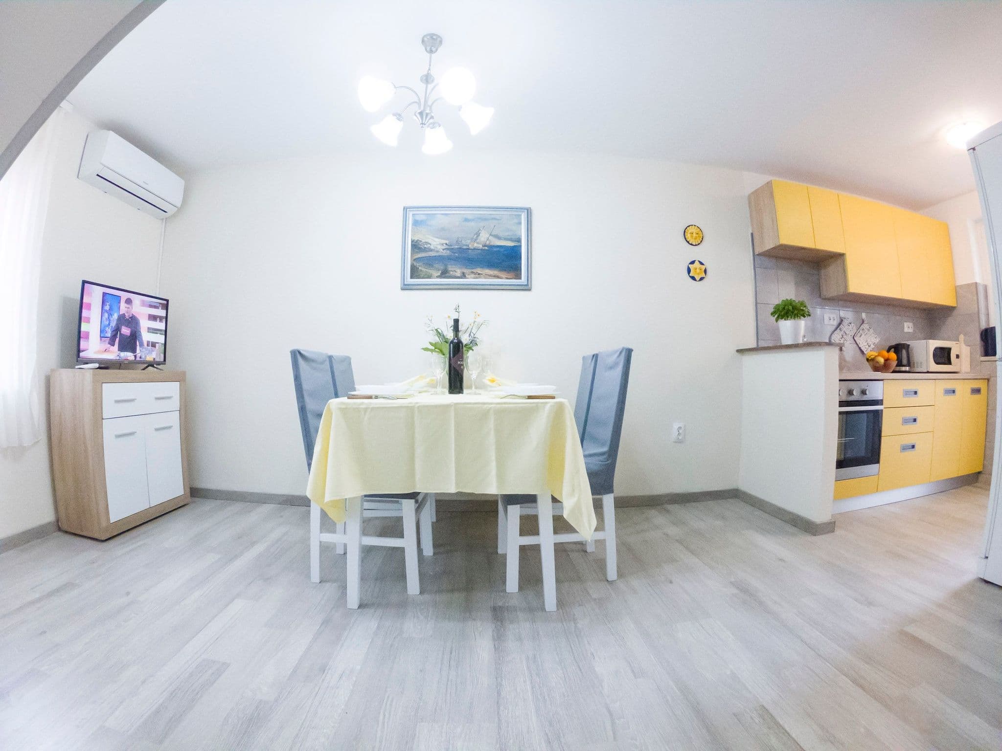 Kitchen / Dining Room