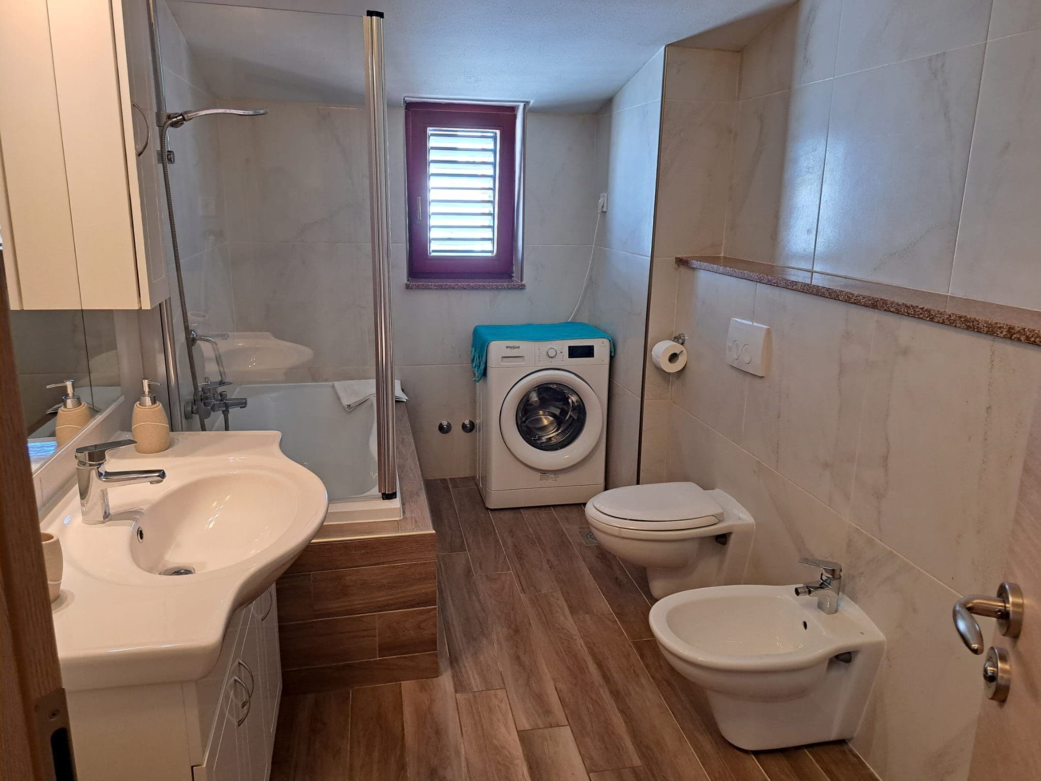 Bathroom / Wellness
