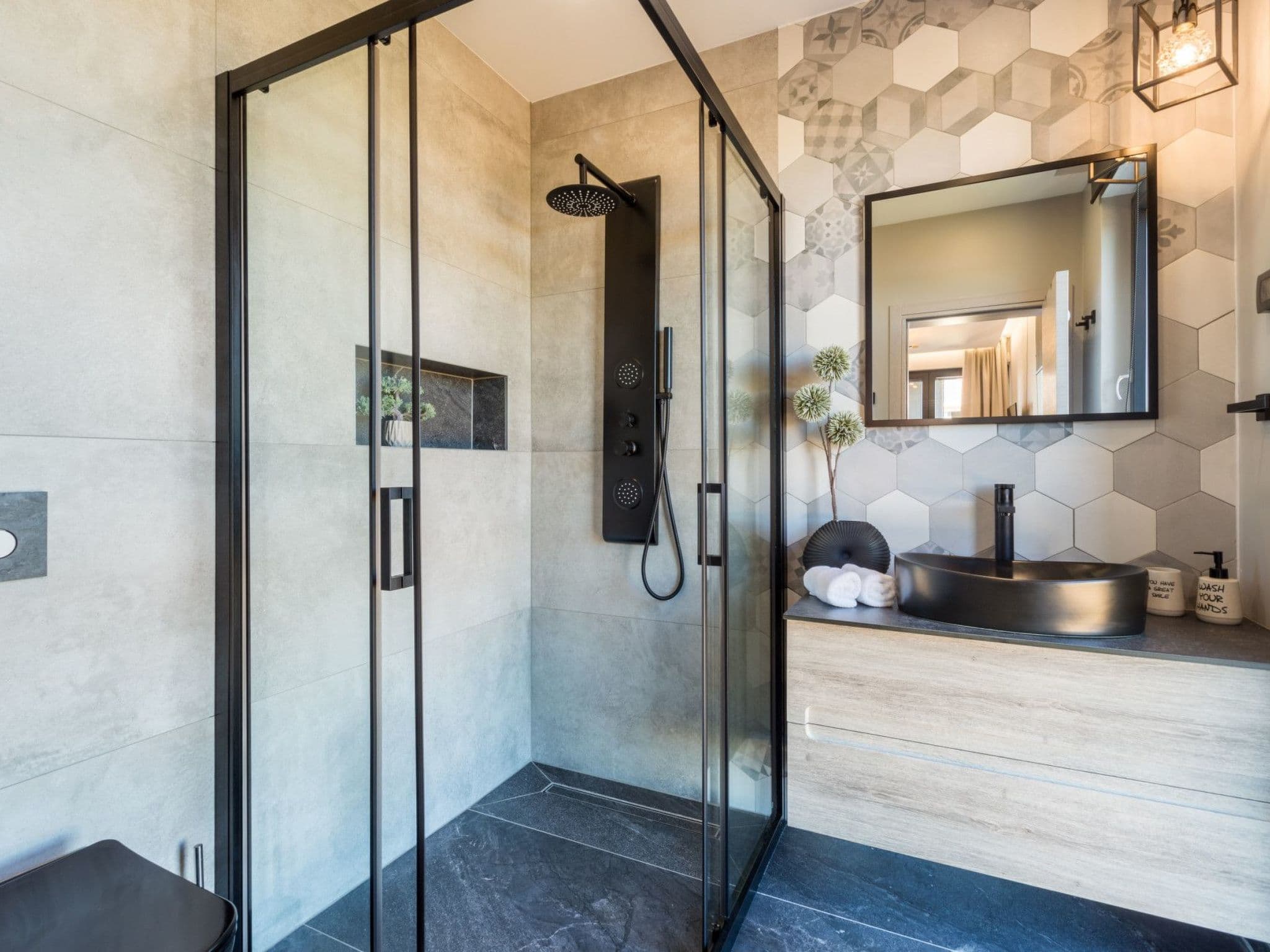Bathroom / Wellness