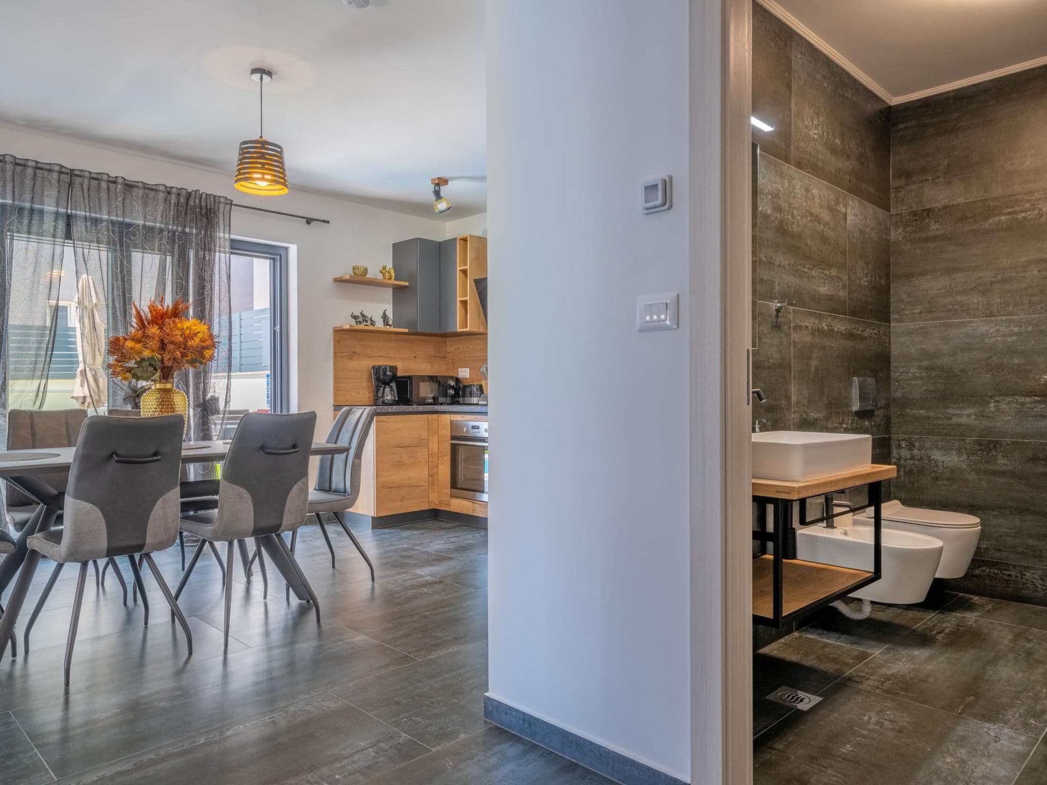 Kitchen / Dining Room