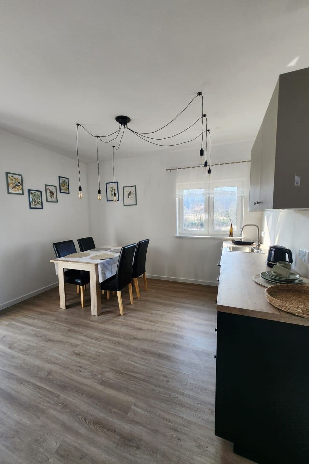 Kitchen / Dining Room