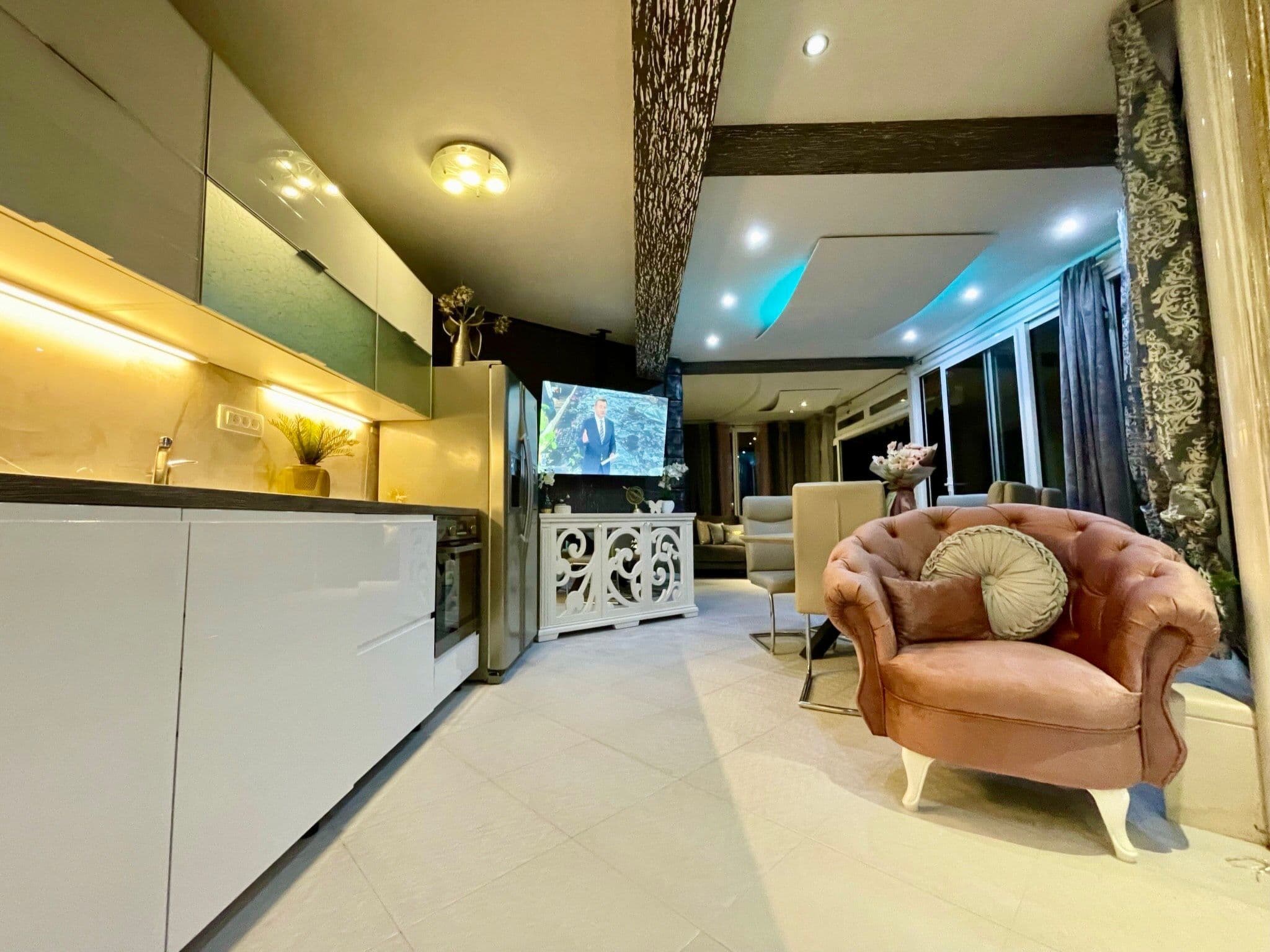 Kitchen / Dining Room