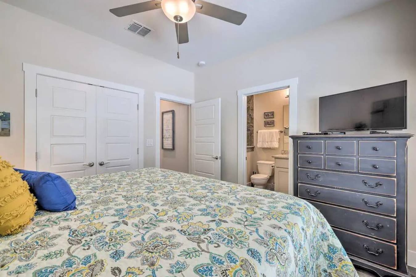 Bedroom 1 | Linens Provided | En-Suite Bathroom
