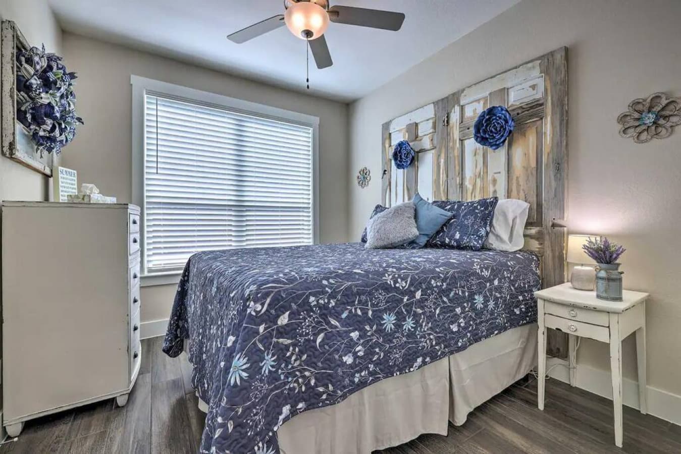 Bedroom 2 | Queen Bed
