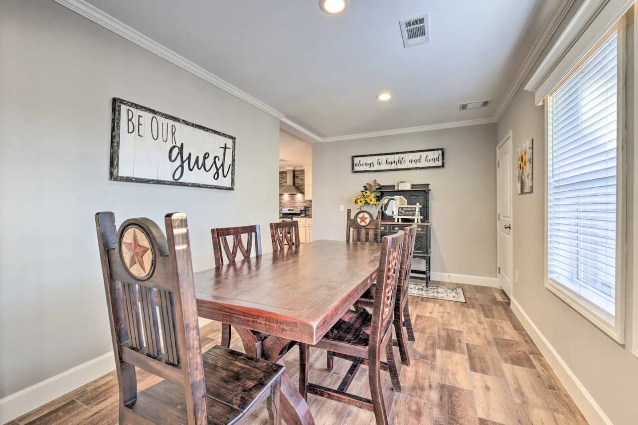 CC-Dining Room 2.jpg