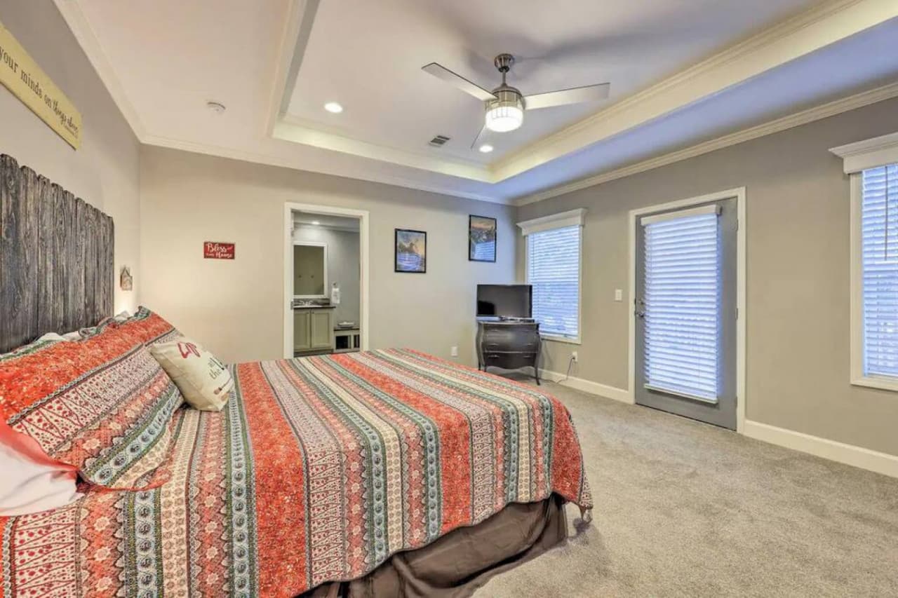 CC-bedroom Master 2.jpeg