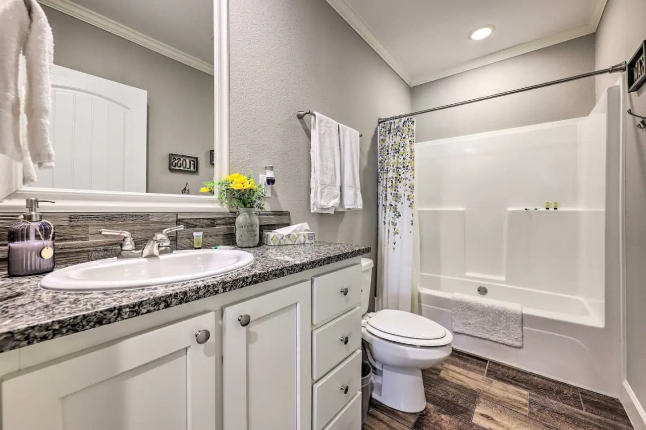 CC-Bathroom 2.jpg