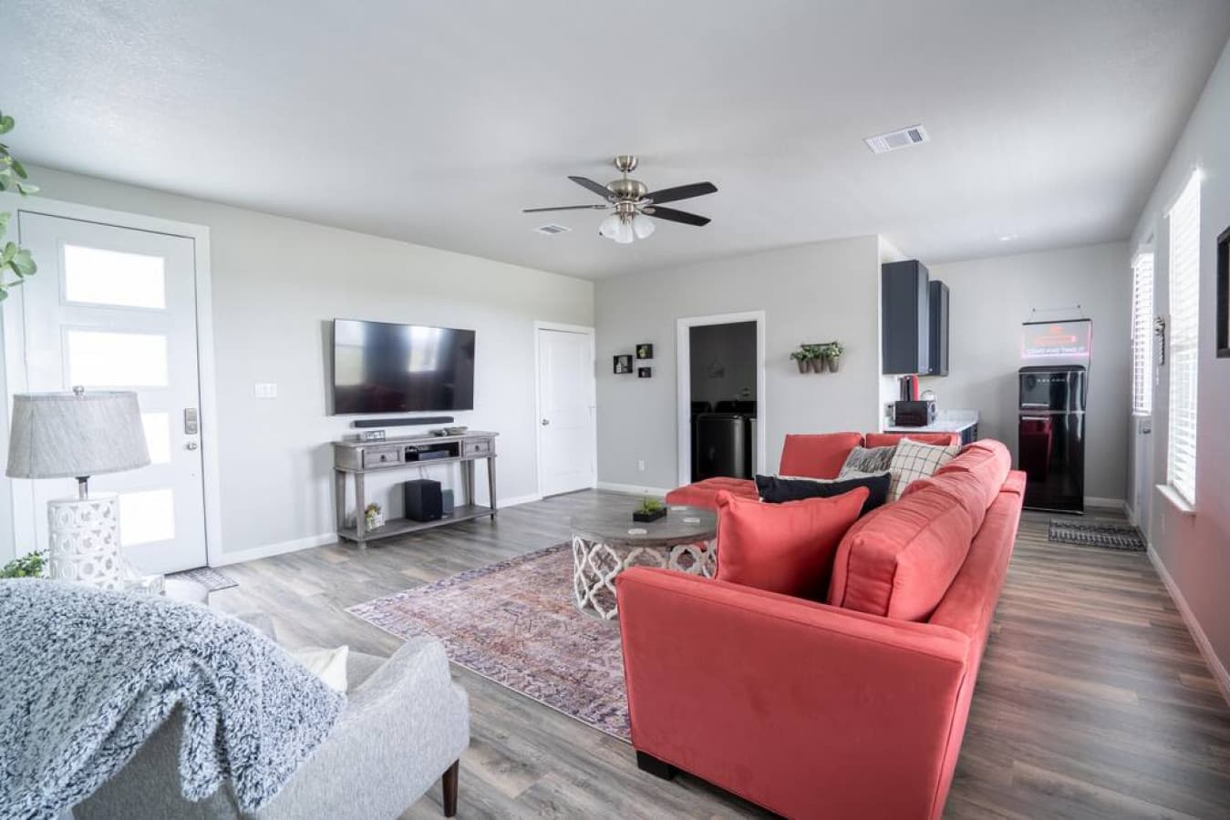 Spacious family room with 65-inch Samsung flat screen. 250 Mbps Internet.