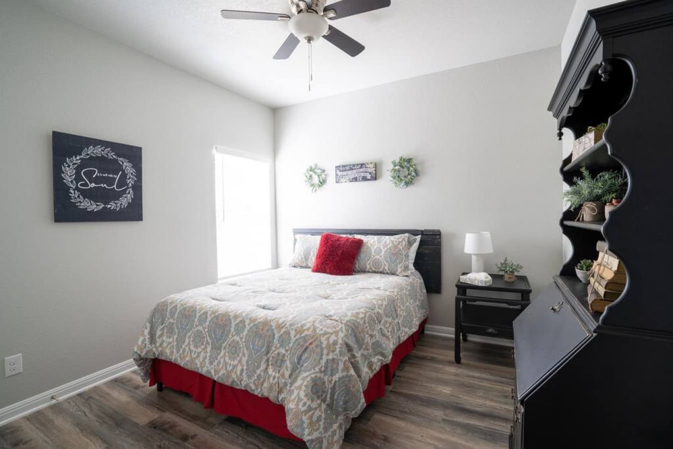 Second bedroom with queen bed.