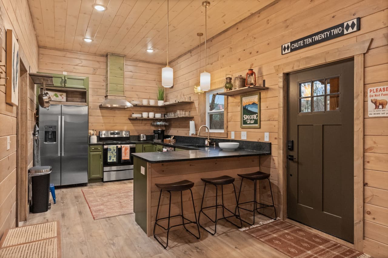 Kitchen 1.jpg